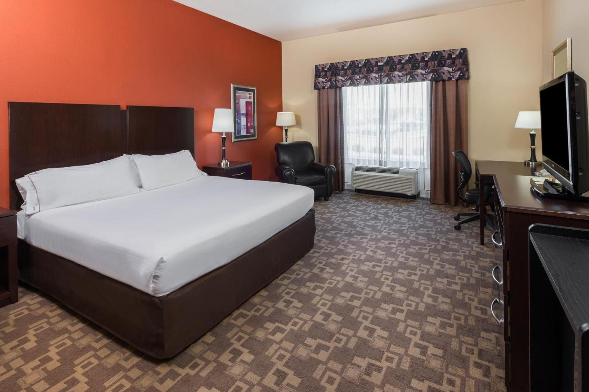 Holiday Inn Express & Suites Lexington Downtown Area-Keeneland by IHG photo 16