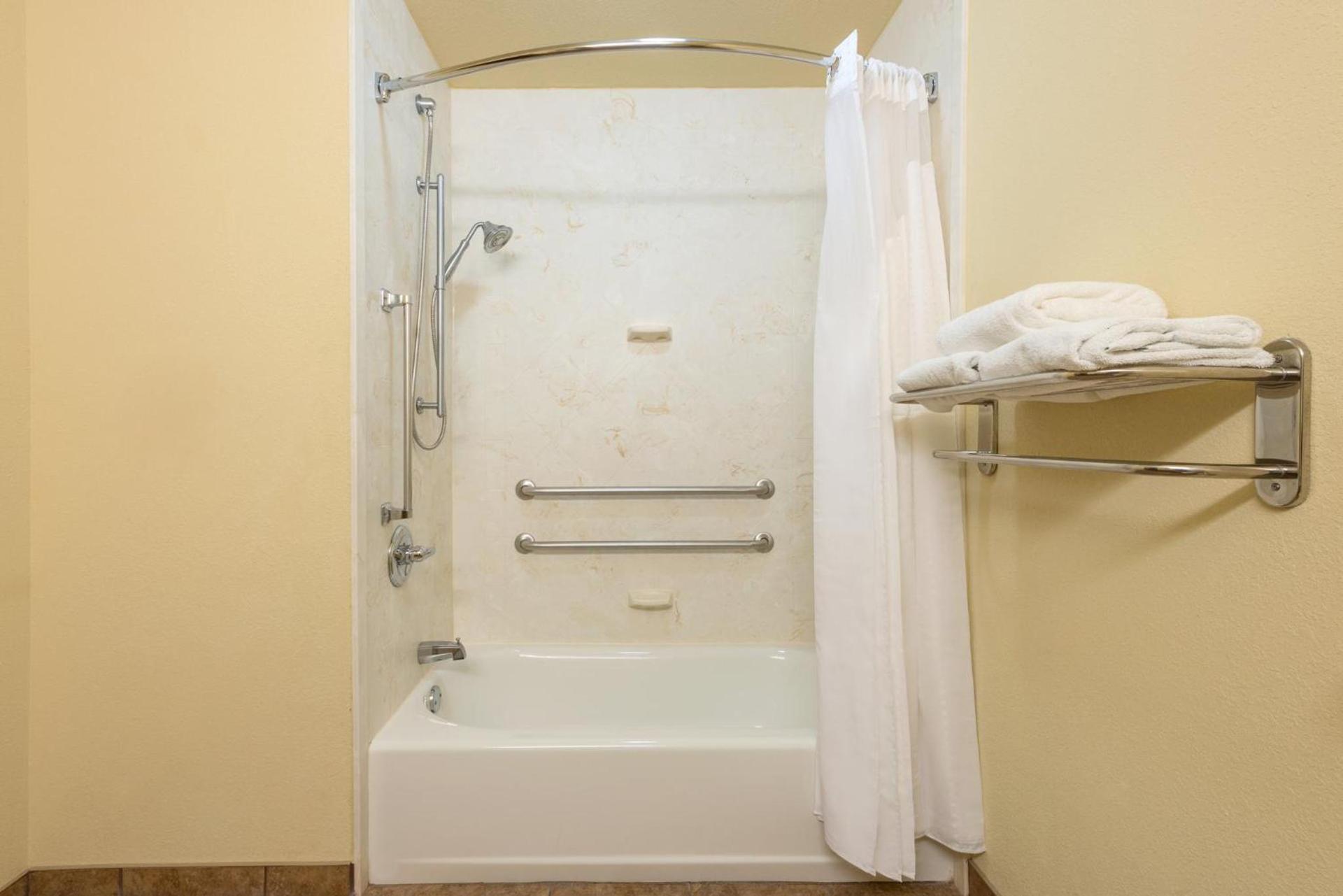 Holiday Inn Express & Suites Lexington Downtown Area-Keeneland by IHG photo 20
