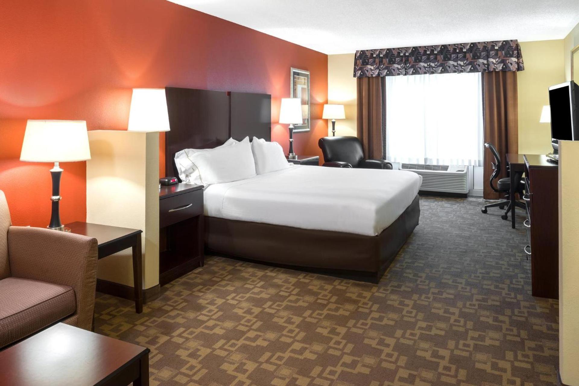 Holiday Inn Express & Suites Lexington Downtown Area-Keeneland by IHG photo 19