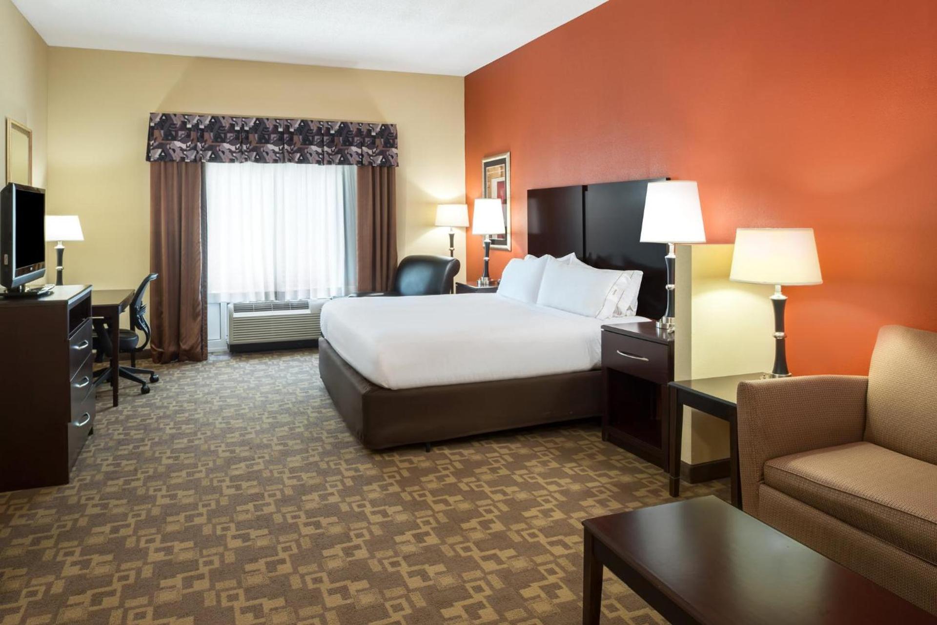 Holiday Inn Express & Suites Lexington Downtown Area-Keeneland by IHG photo 14