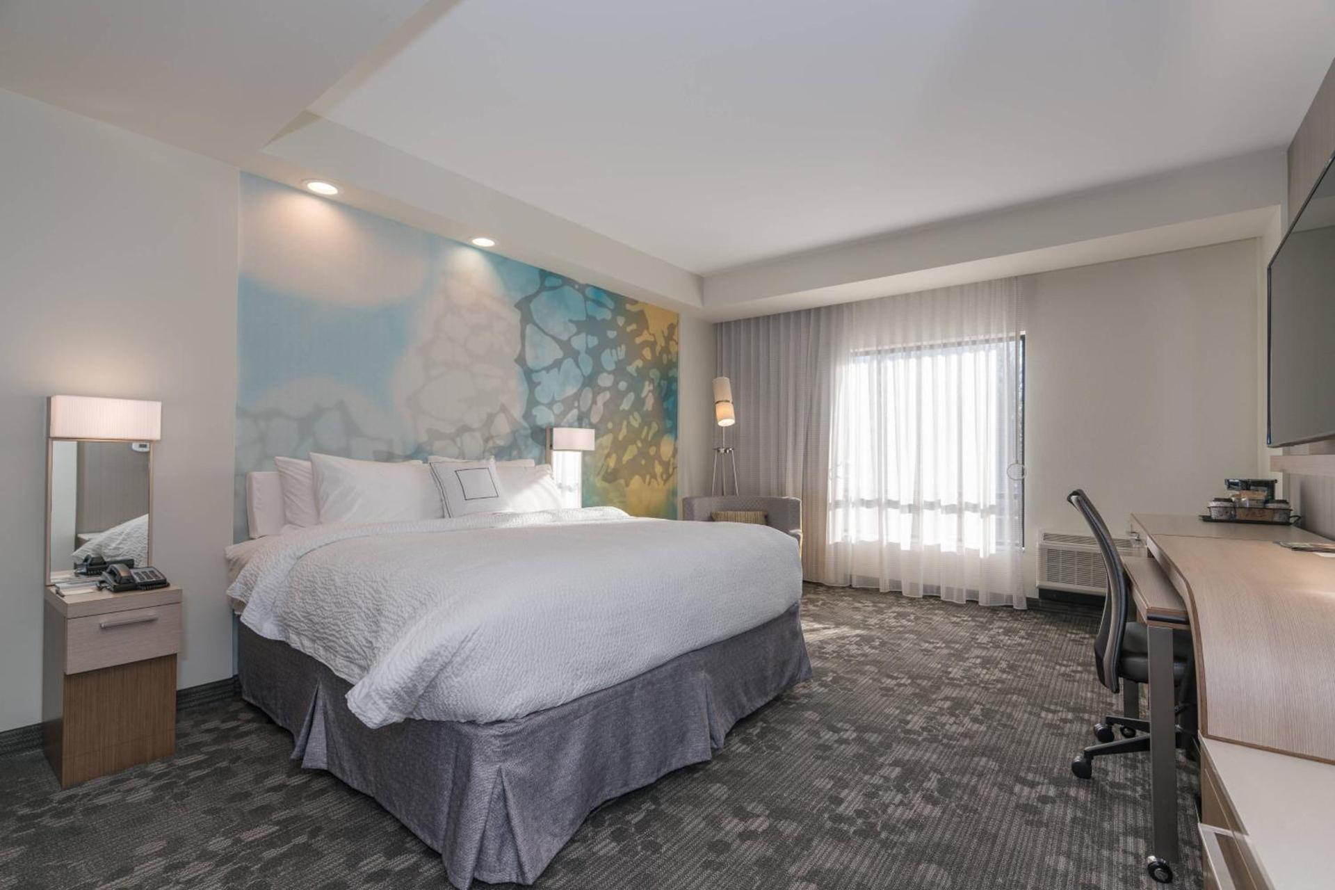 Courtyard by Marriott West Springfield photo 9