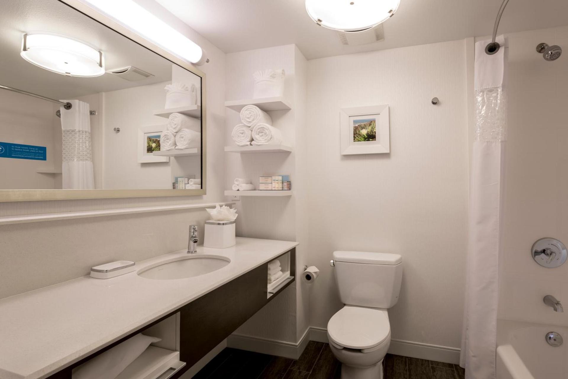 Hampton Inn & Suites San Diego-Poway photo 29