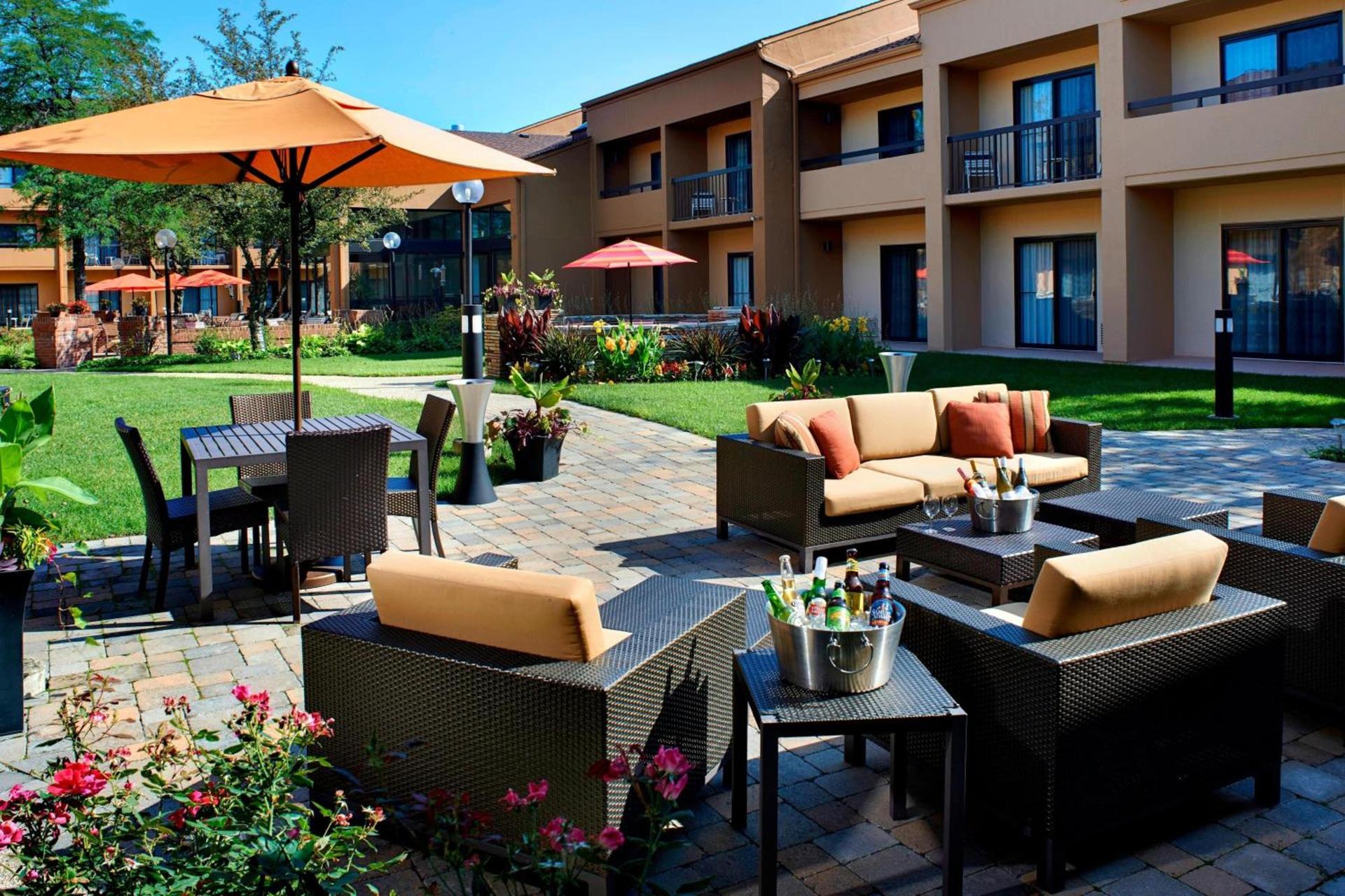 Courtyard by Marriott Chicago Naperville photo 3