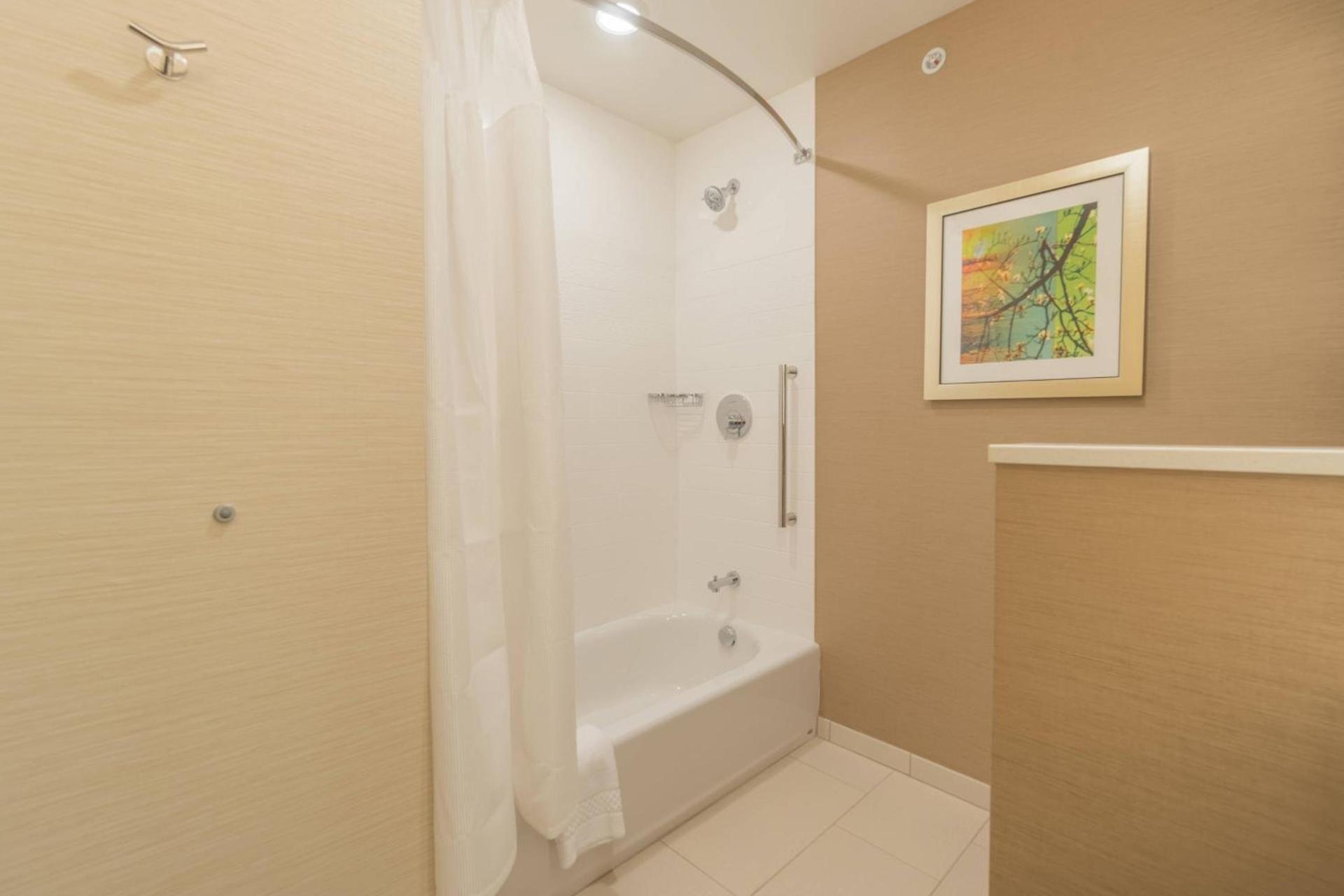 Fairfield Inn & Suites by Marriott Gaylord photo 9