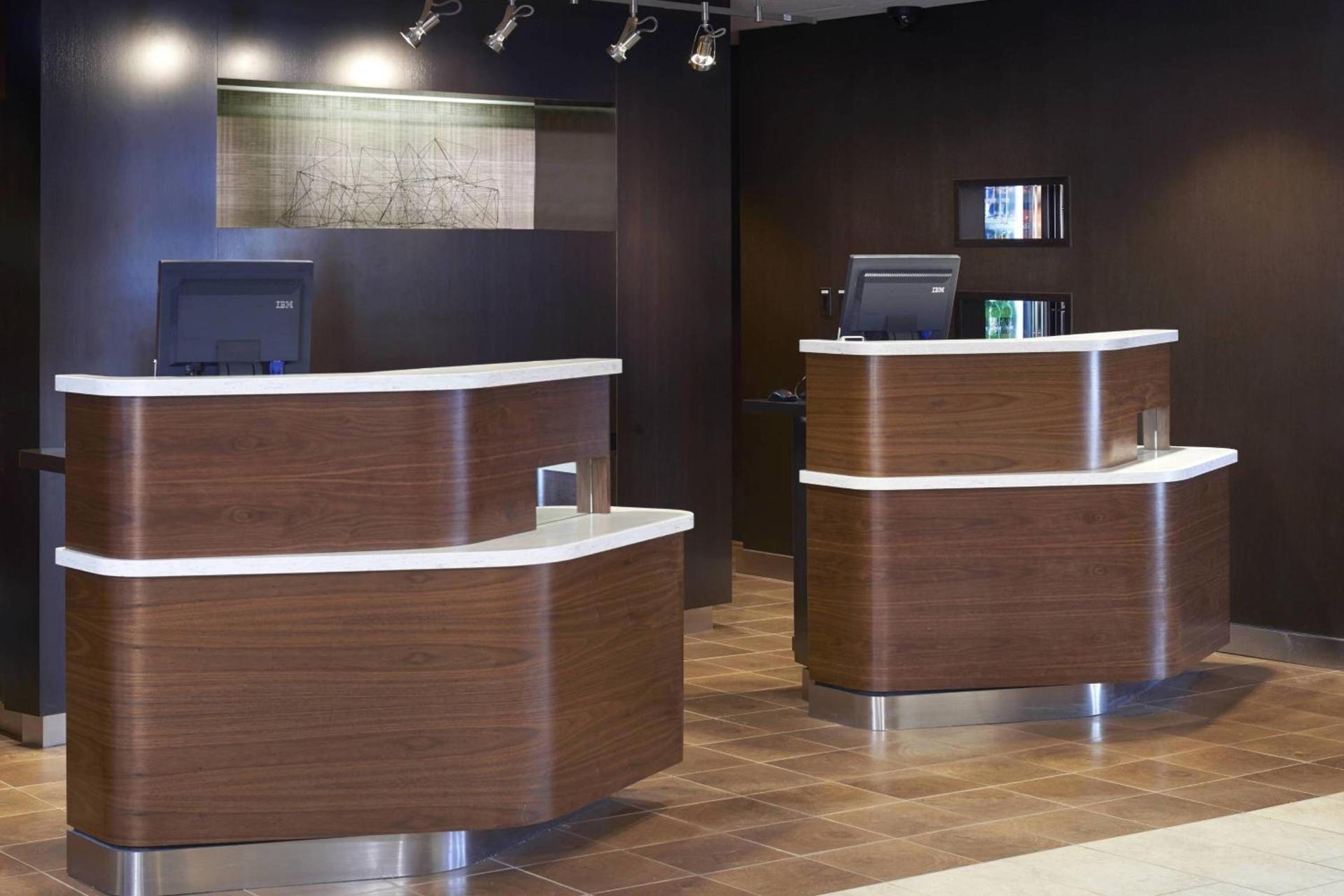 Courtyard by Marriott Detroit Troy photo 2