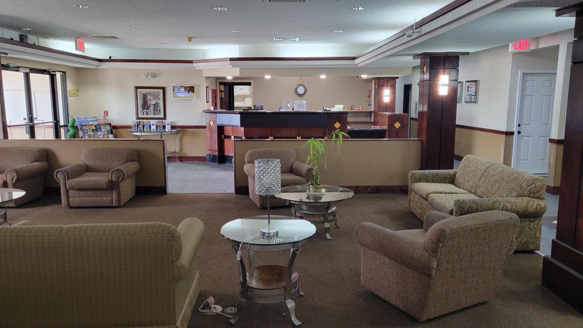 Days Inn by Wyndham Dodge City photo 8
