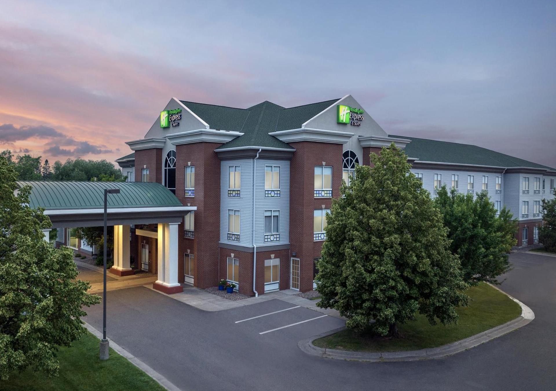 Holiday Inn Express & Suites Superior by IHG photo 2