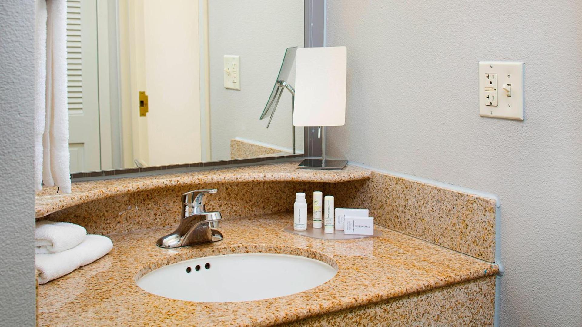 Courtyard by Marriott Roanoke Airport photo 27