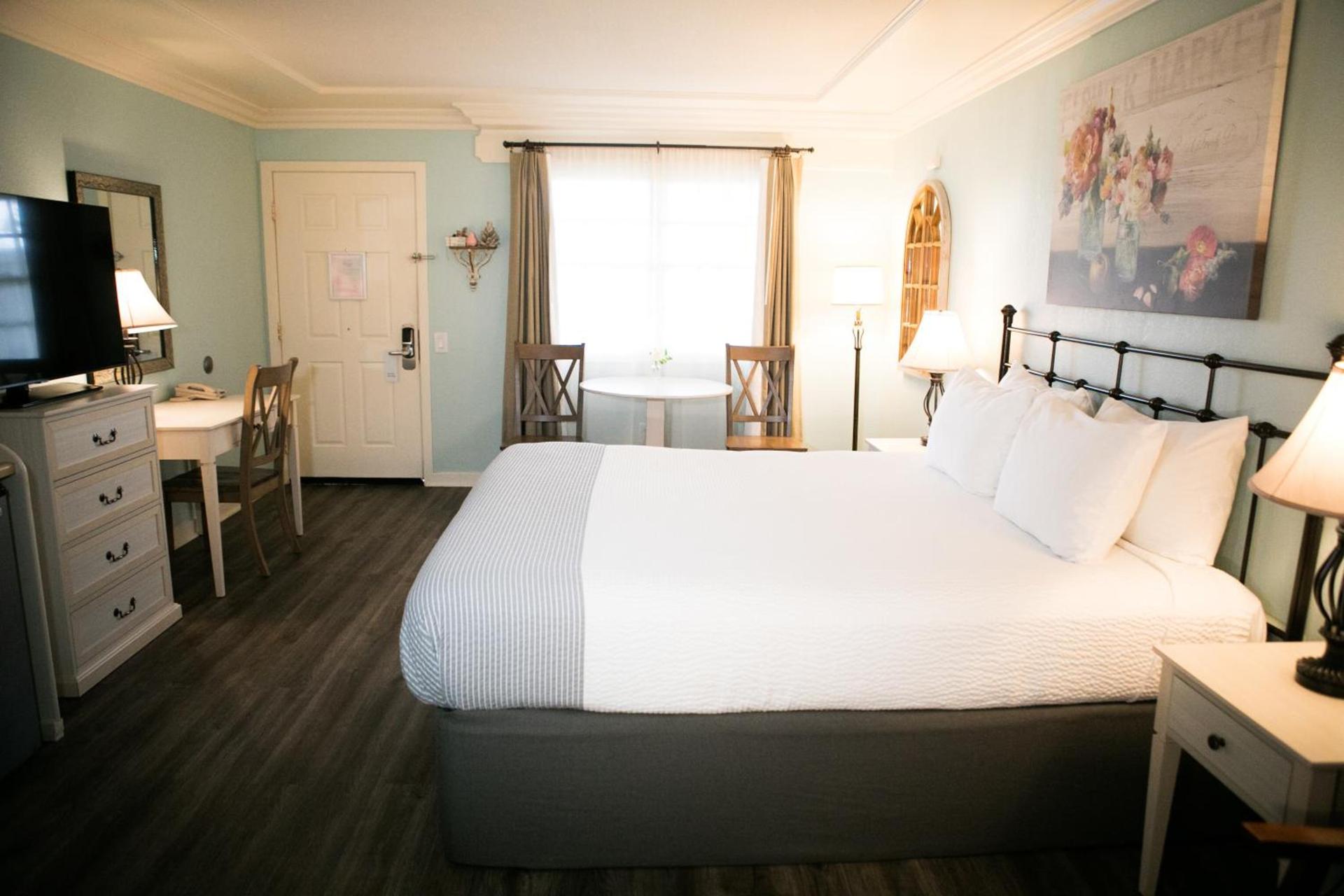 Sea Otter Inn photo 23