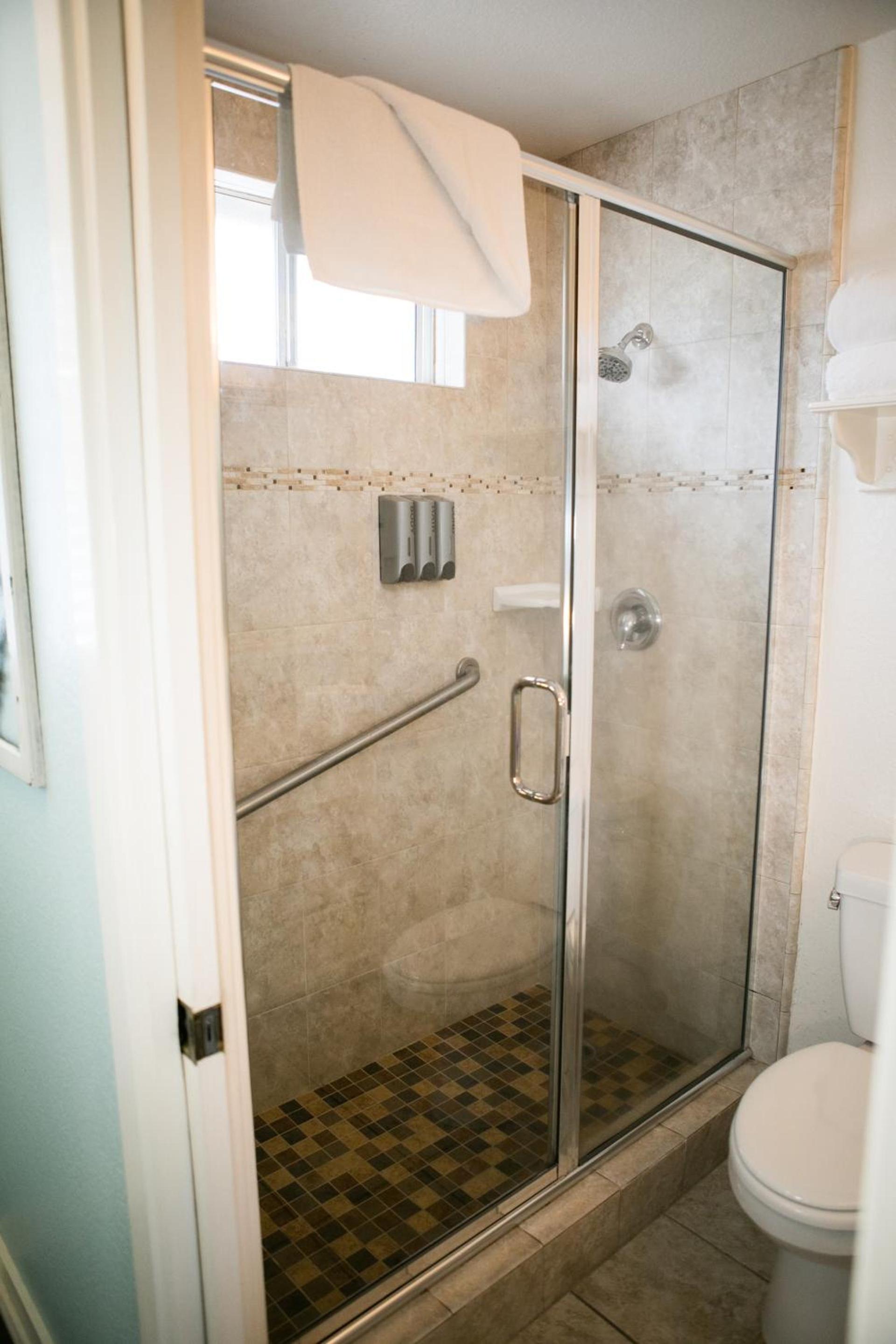 Sea Otter Inn photo 25