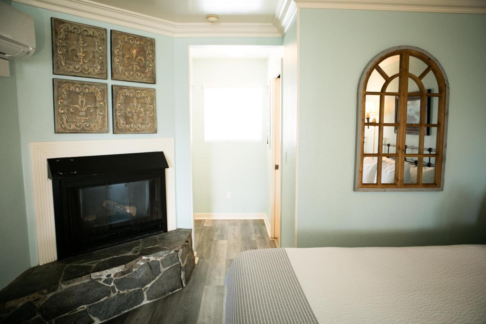 Sea Otter Inn photo 30