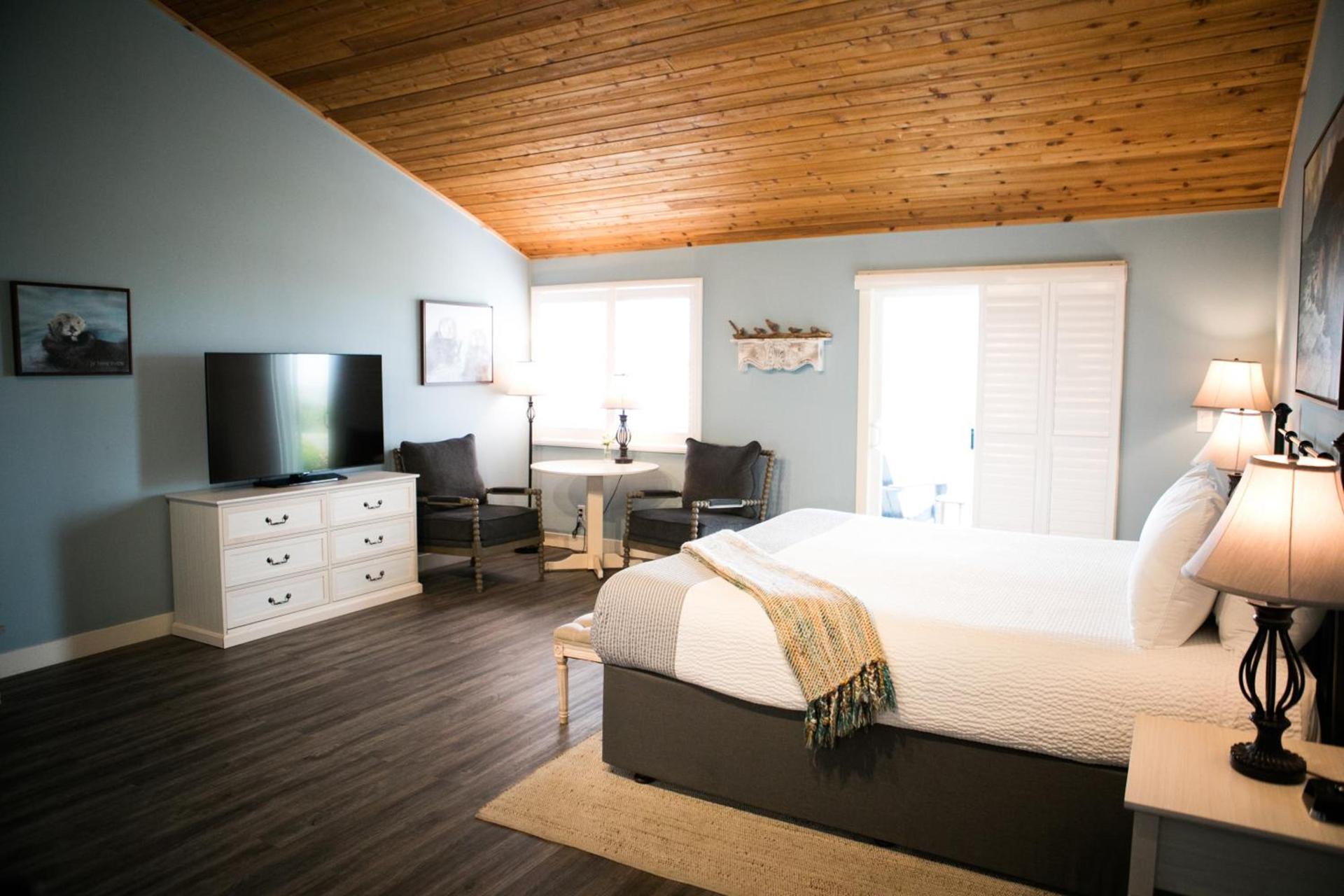 Sea Otter Inn photo 35