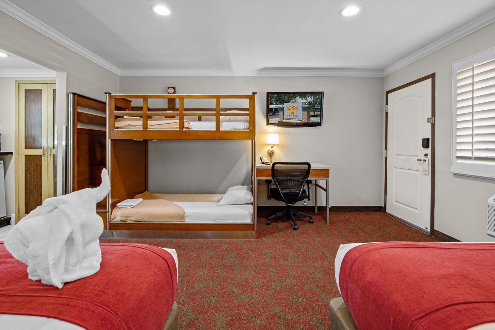 Del Sol Inn Anaheim photo 12
