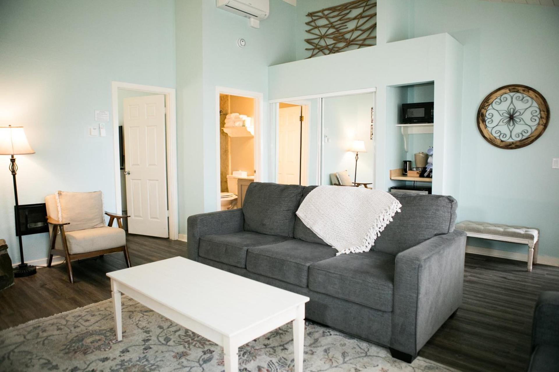 Sea Otter Inn photo 40
