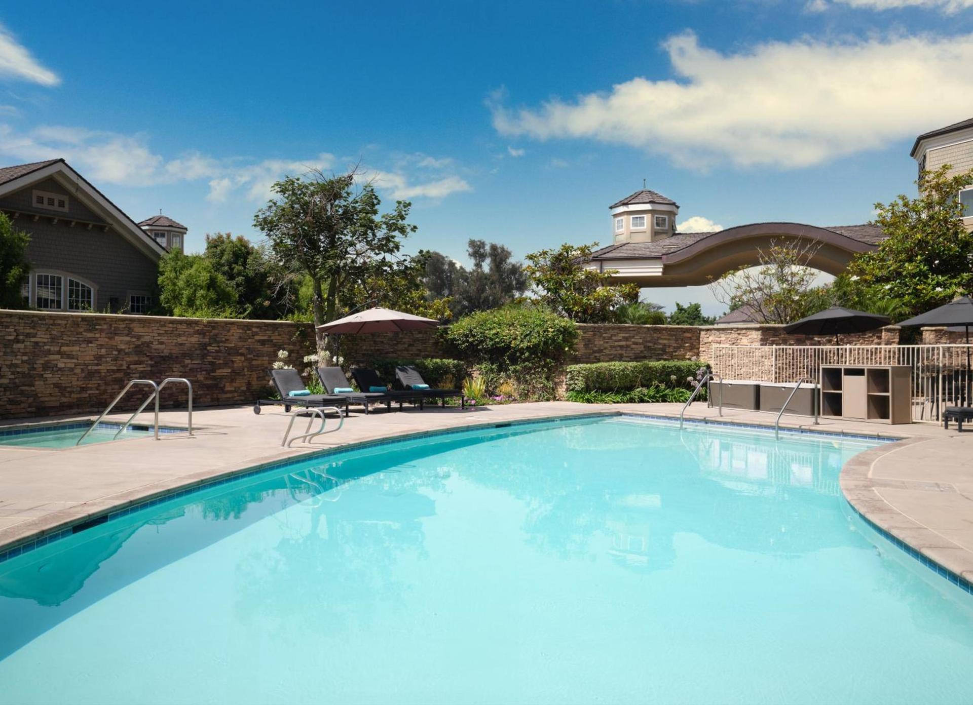 West Inn & Suites photo 2