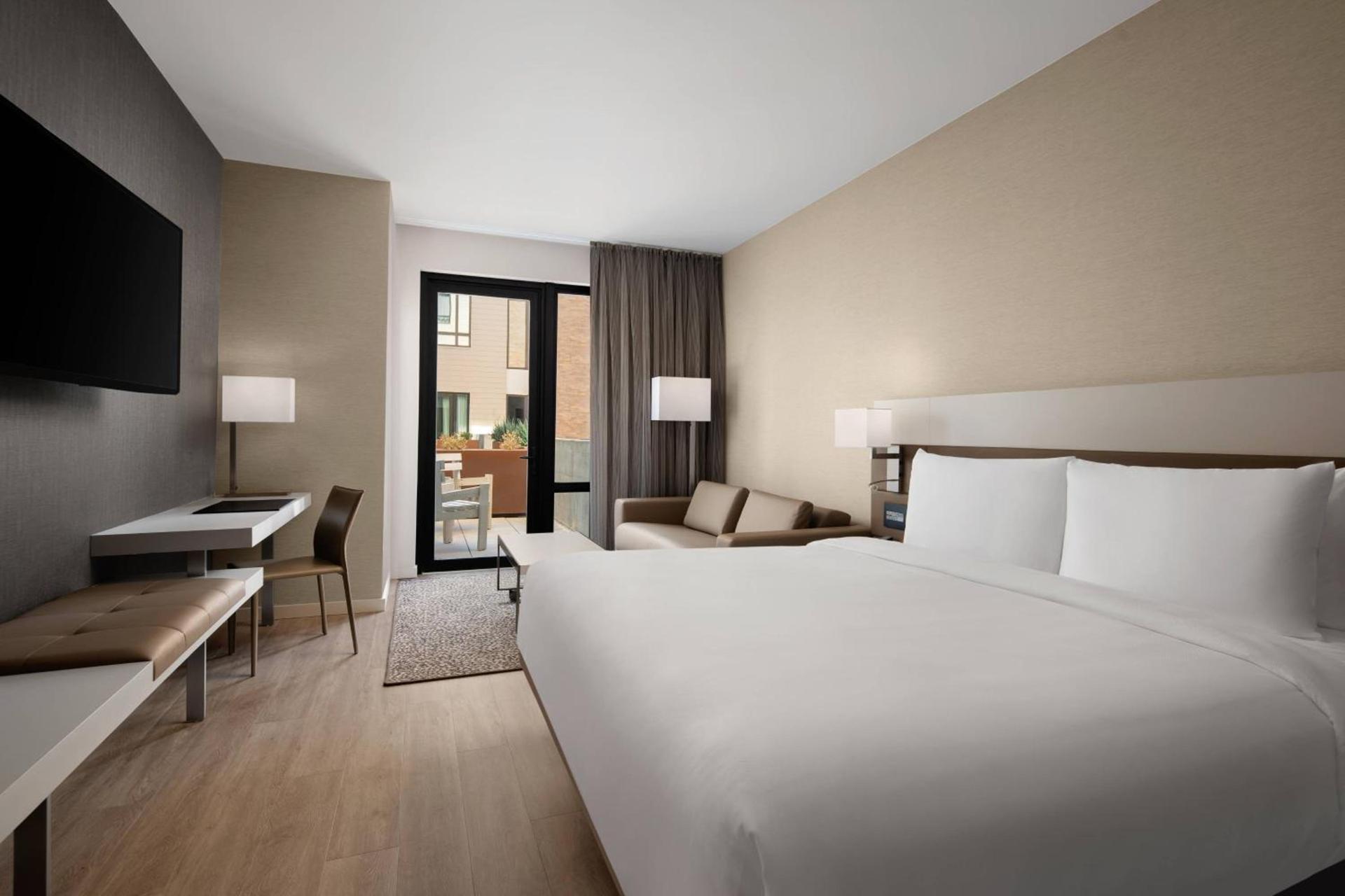 AC Hotel by Marriott Santa Rosa Sonoma Wine Country photo 10
