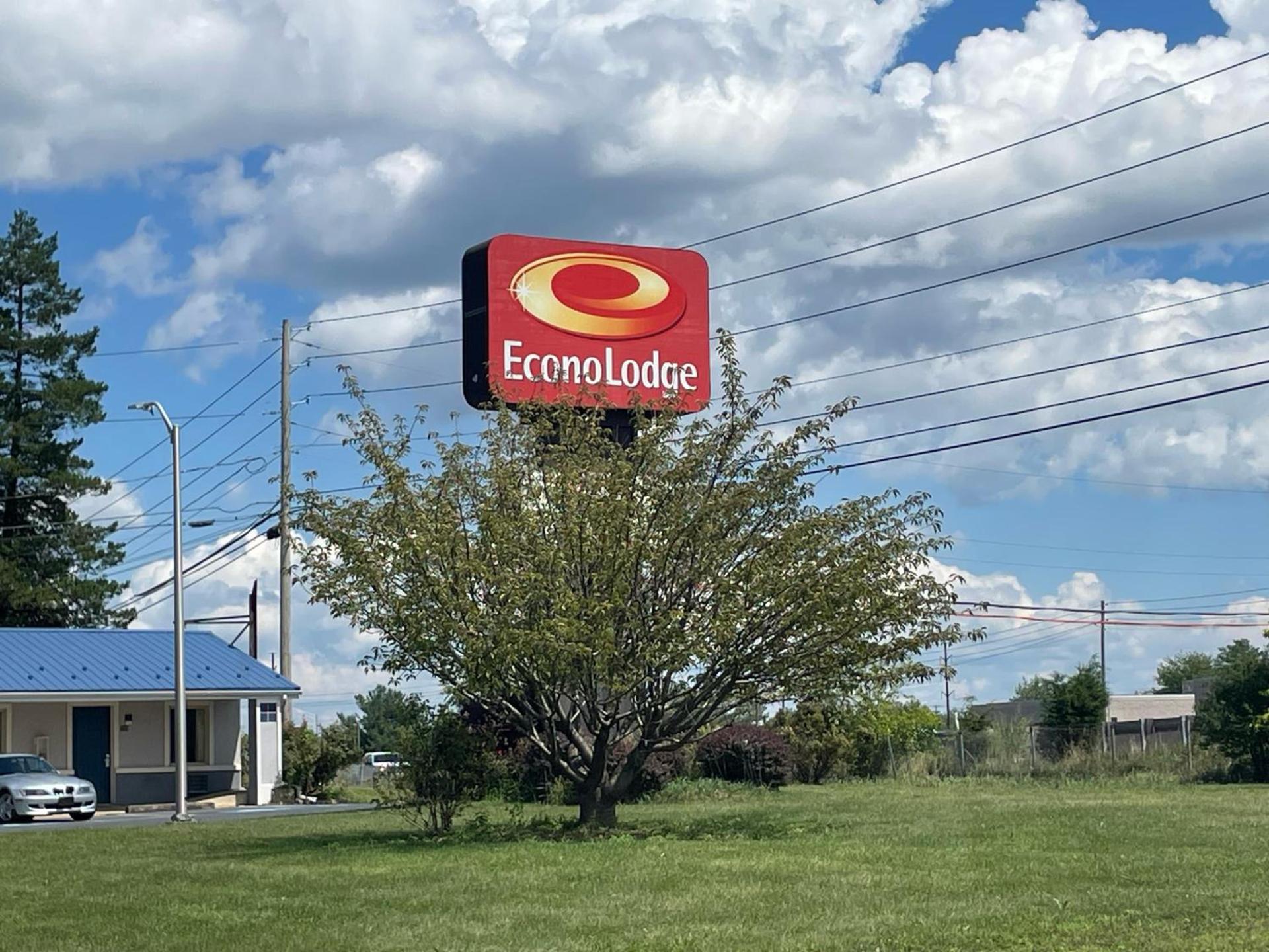 Econo Lodge Mechanicsburg - Harrisburg West photo 5