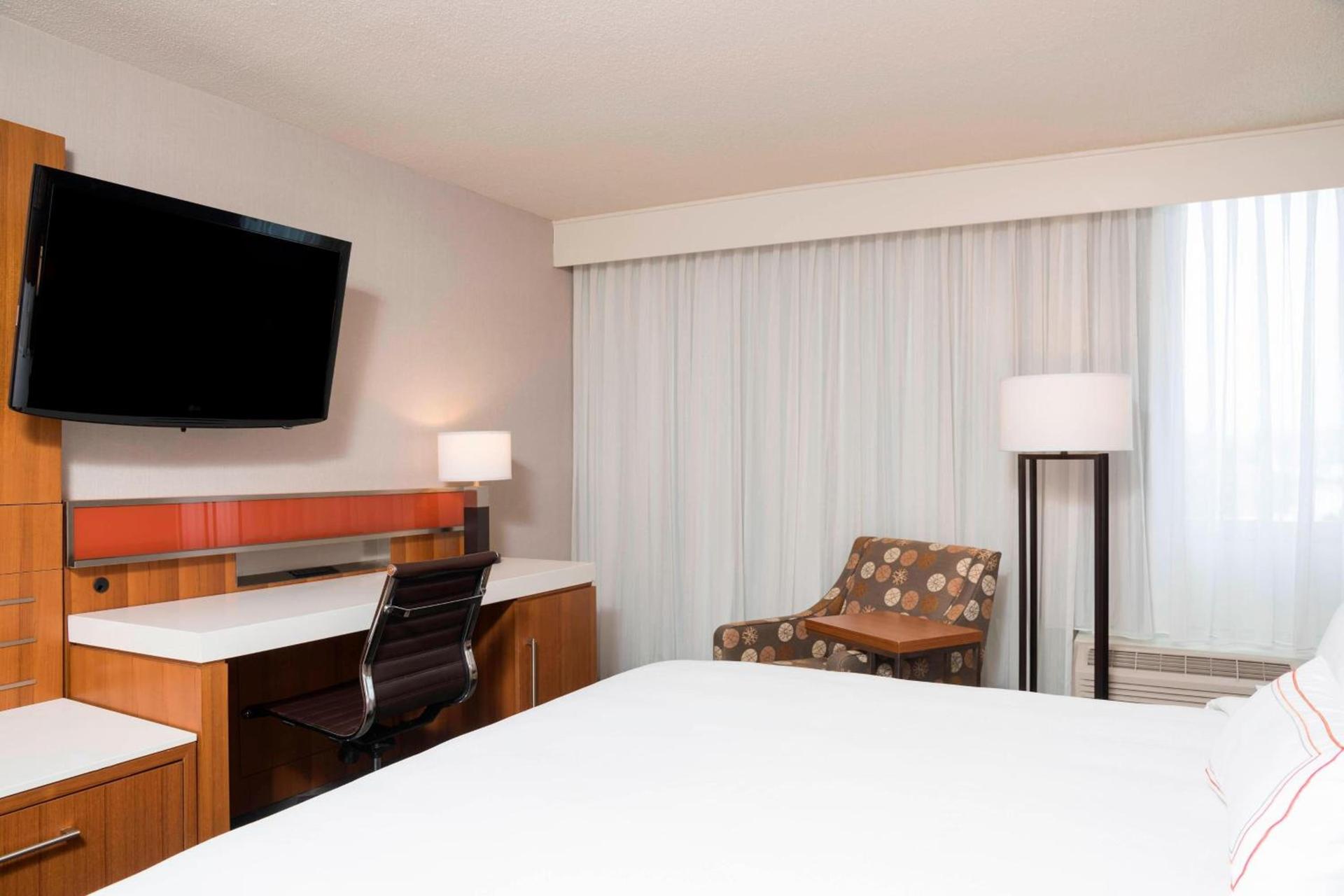 Sonesta Hotel Grand Rapids Airport photo 10