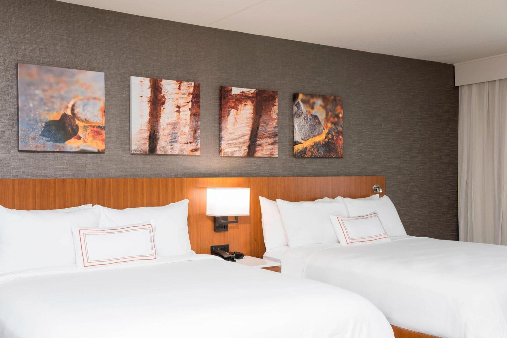 Sonesta Hotel Grand Rapids Airport photo 24