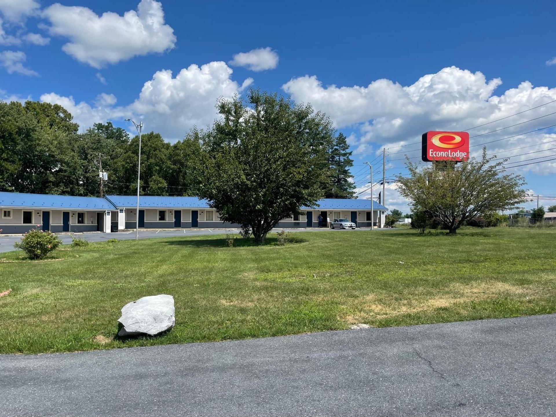 Econo Lodge Mechanicsburg - Harrisburg West photo 3