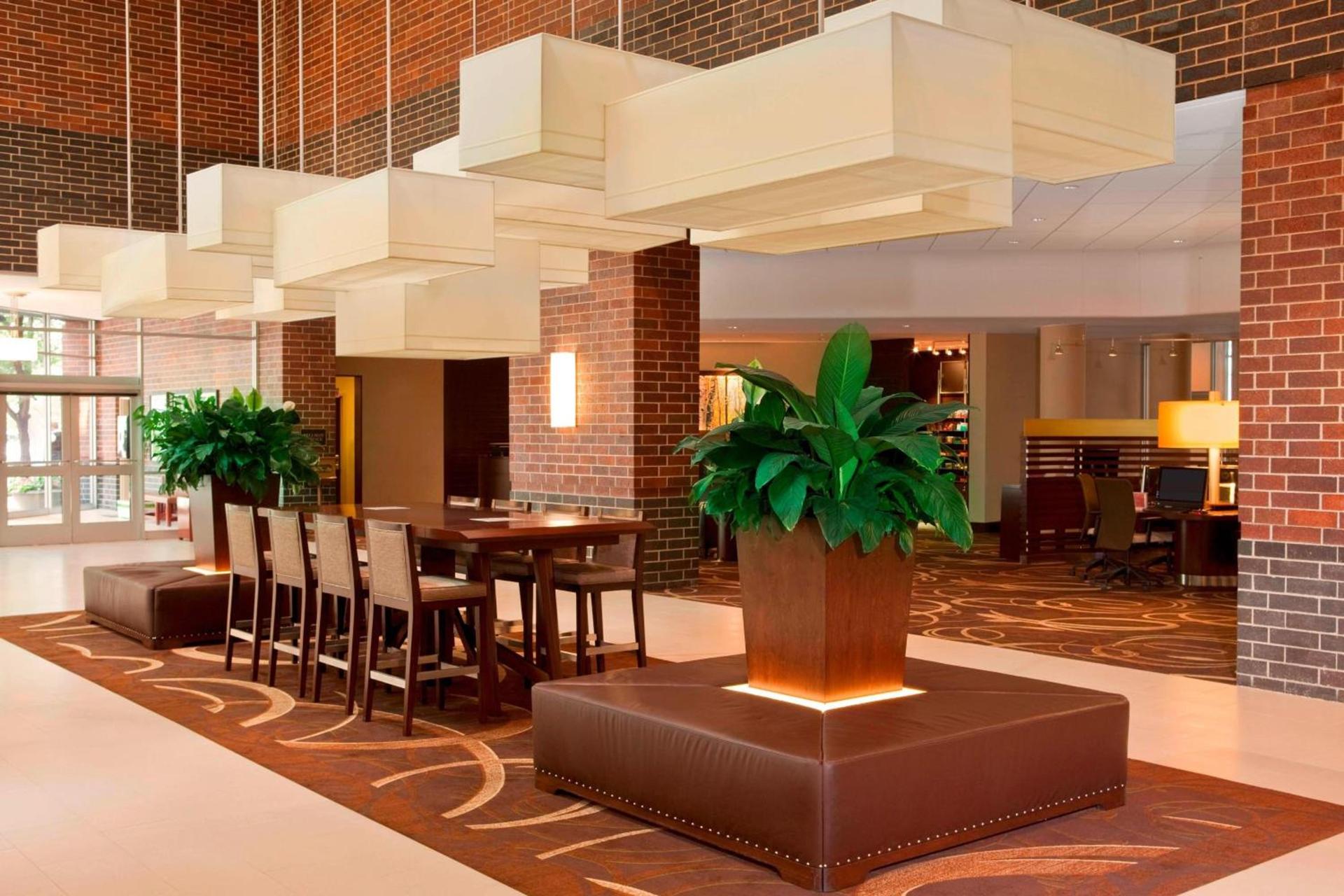 Sheraton Indianapolis Hotel at Keystone Crossing photo 6