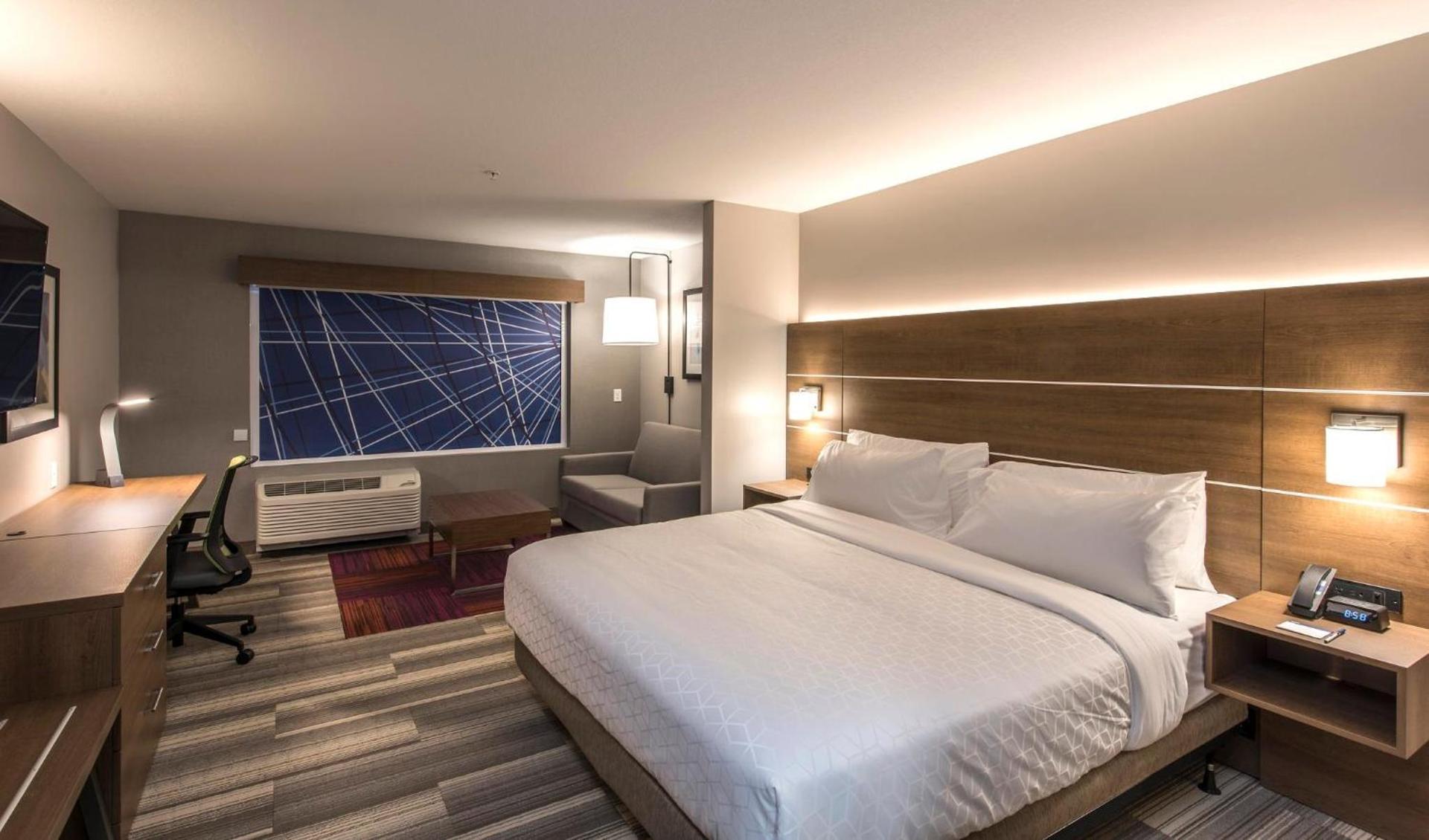 Holiday Inn Express & Suites - Phoenix North - Happy Valley by IHG photo 35