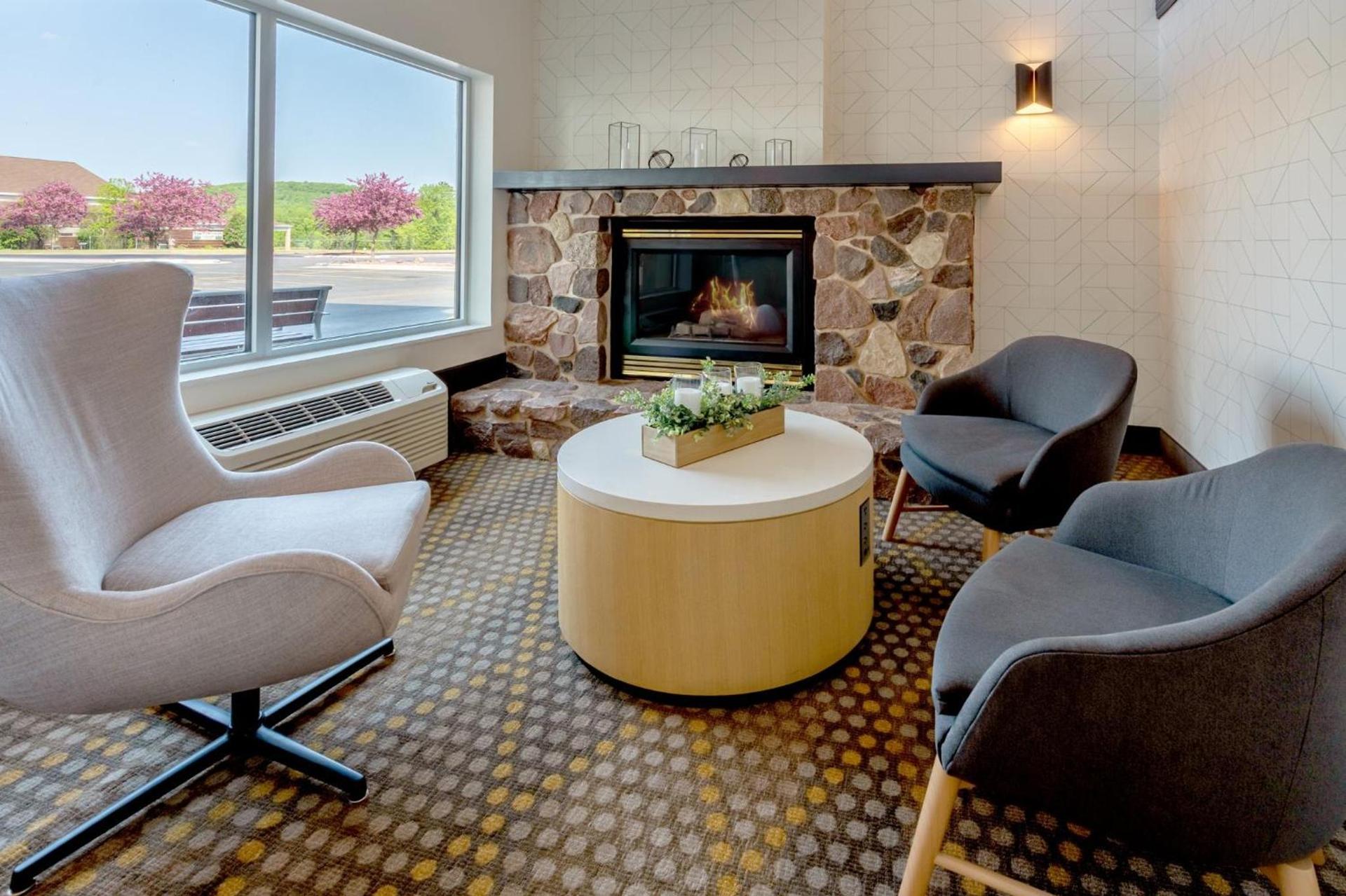 Holiday Inn & Suites Wausau-Rothschild by IHG photo 29