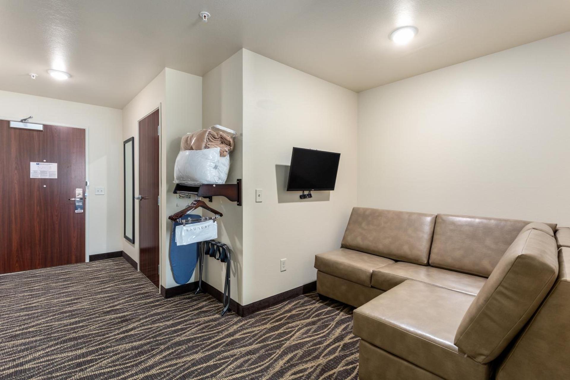 Cobblestone Hotel & Suites - De Pere Green Bay photo 55