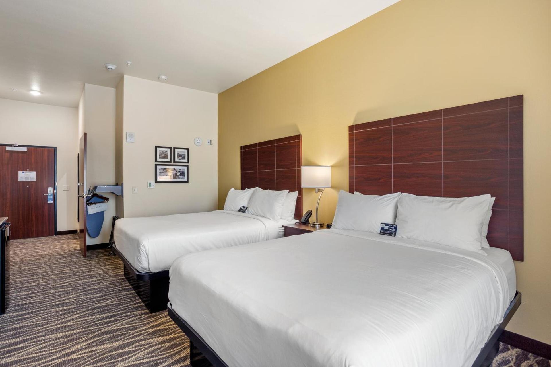 Cobblestone Hotel & Suites - De Pere Green Bay photo 15