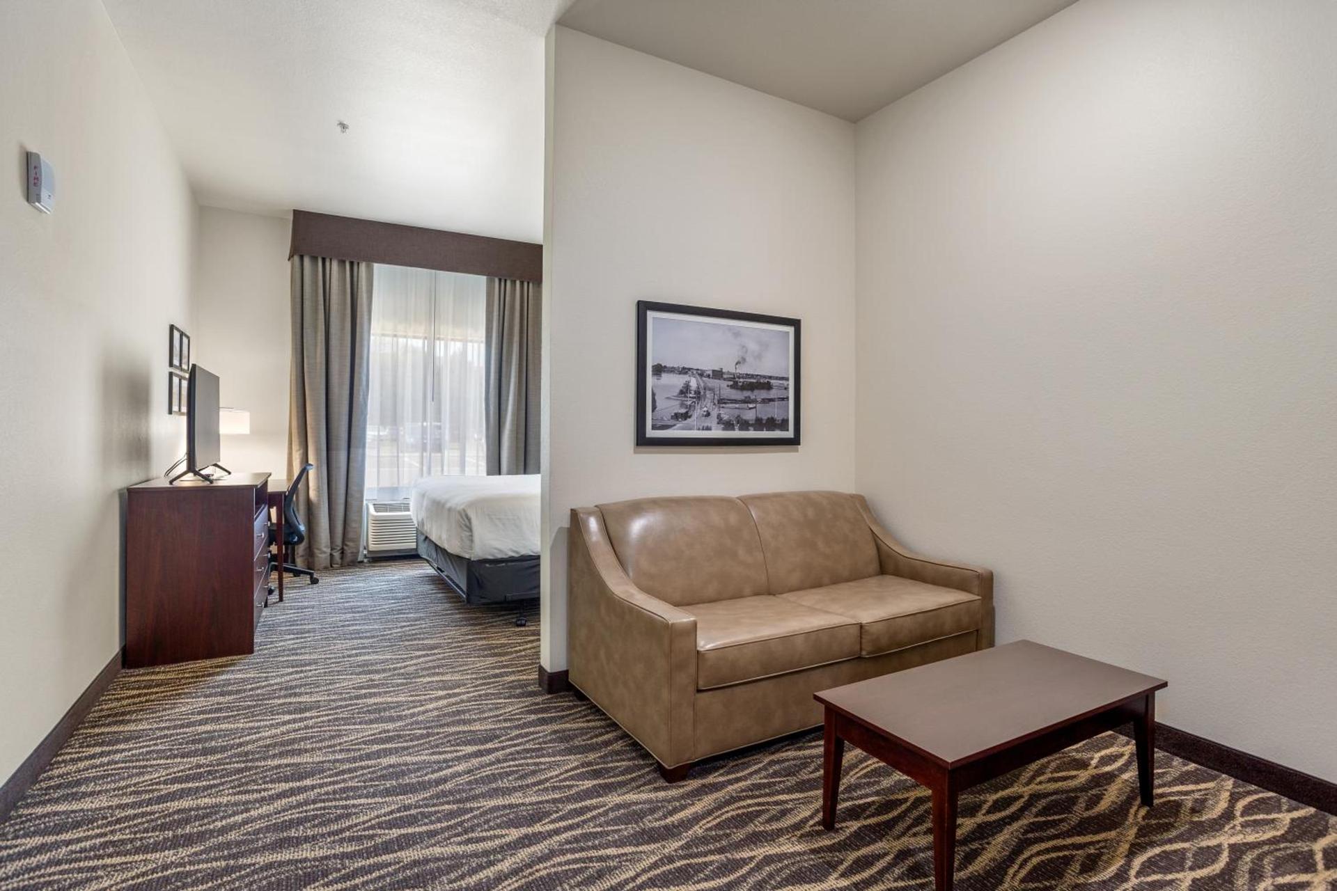 Cobblestone Hotel & Suites - De Pere Green Bay photo 27