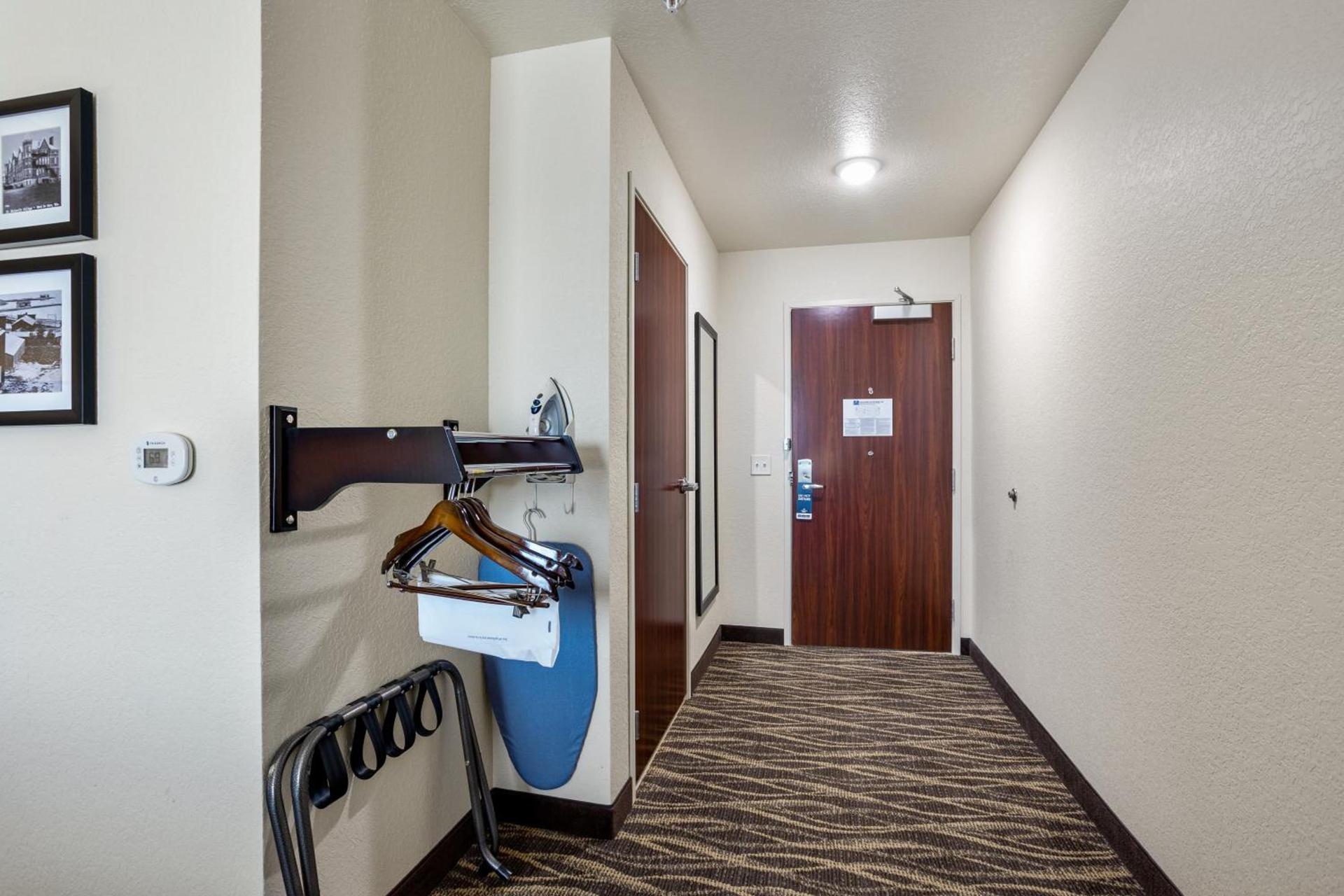 Cobblestone Hotel & Suites - De Pere Green Bay photo 30