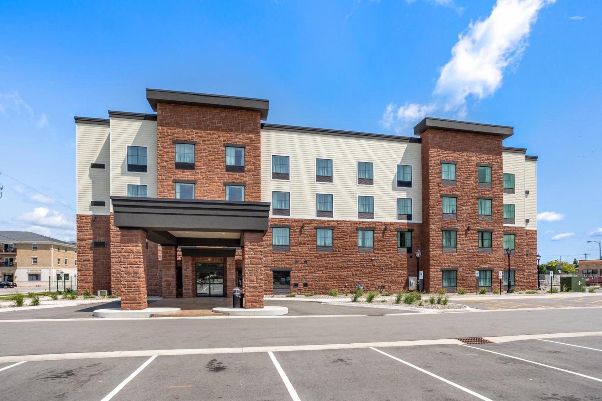 Cobblestone Hotel & Suites - De Pere Green Bay photo 2