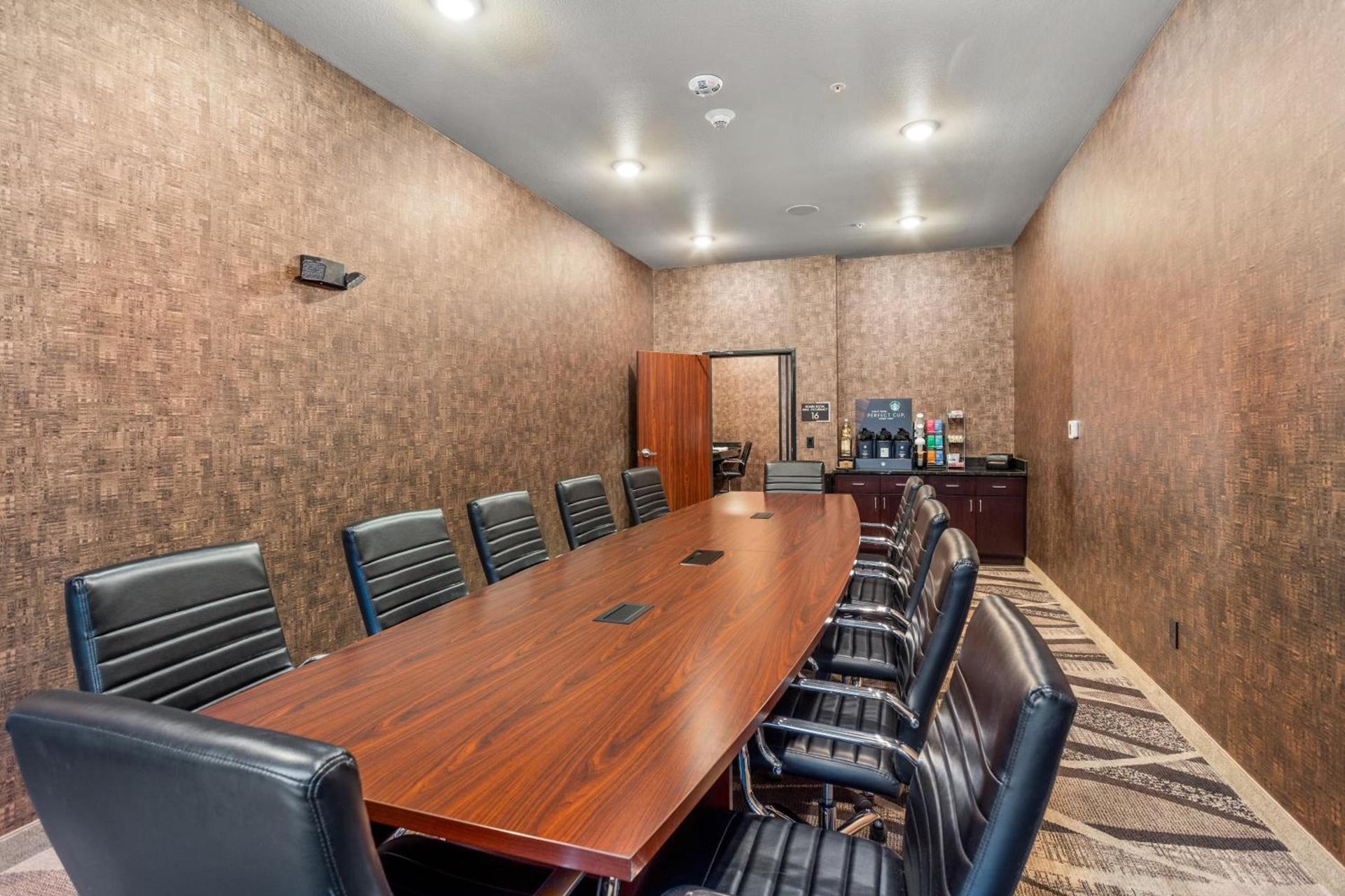 Cobblestone Hotel & Suites - De Pere Green Bay photo 39