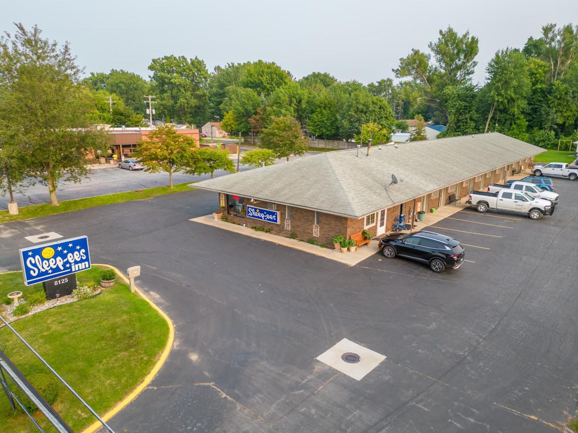 Sleep-ees Inn, Saginaw & Frankenmuth photo 3