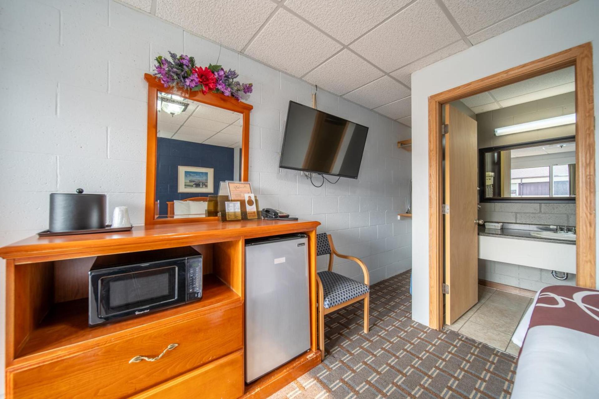 Sleep-ees Inn, Saginaw & Frankenmuth photo 9