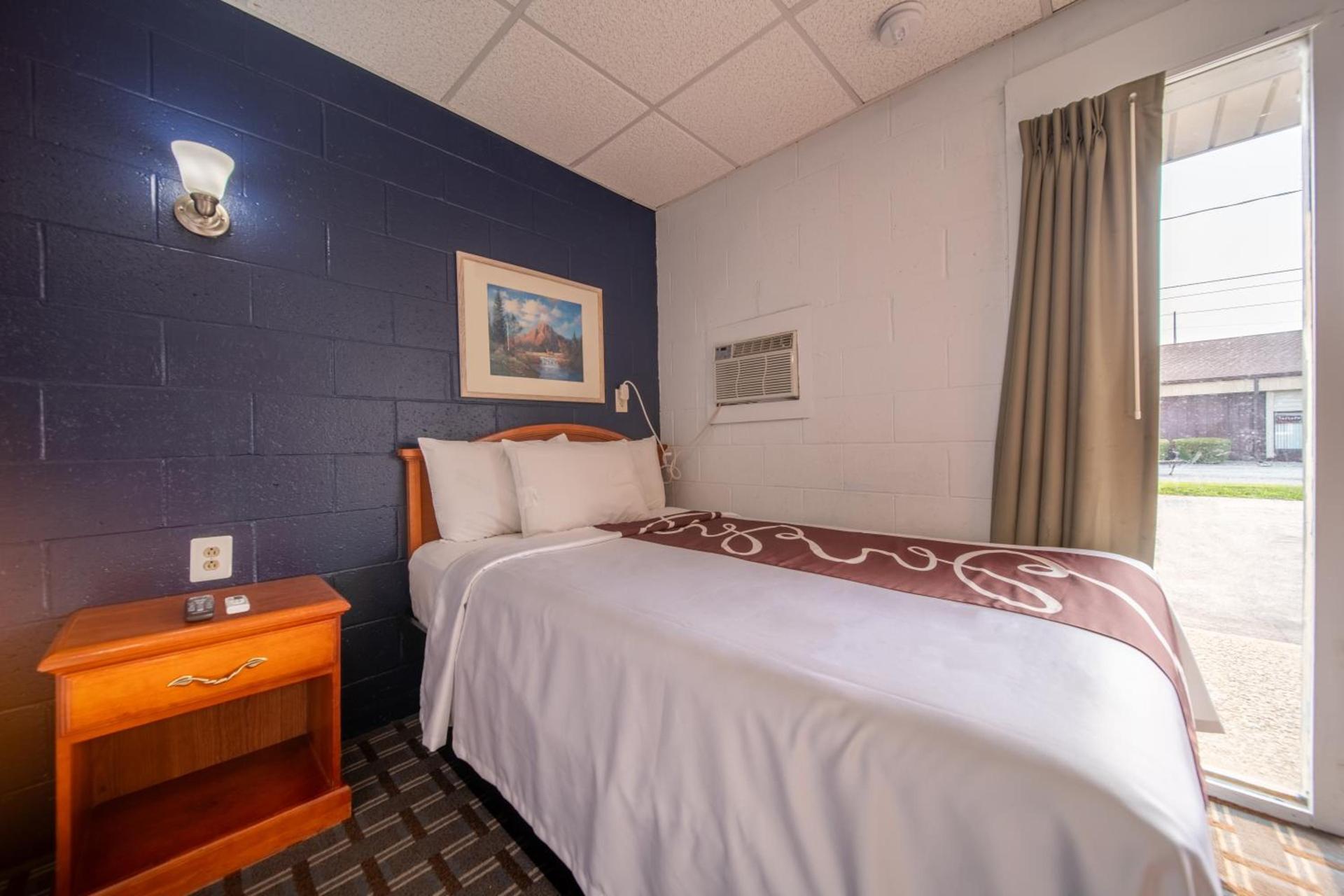 Sleep-ees Inn, Saginaw & Frankenmuth photo 10