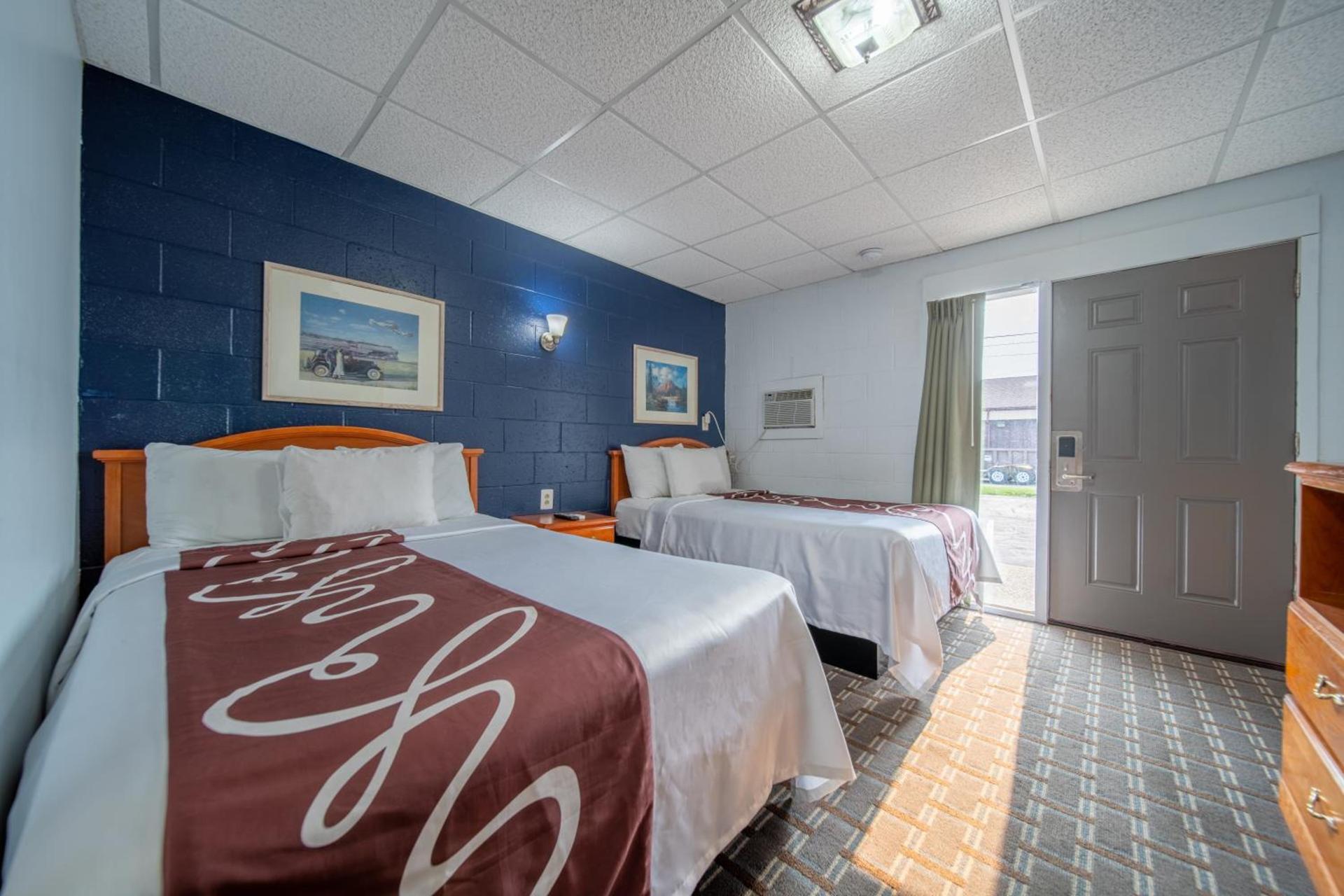 Sleep-ees Inn, Saginaw & Frankenmuth photo 8