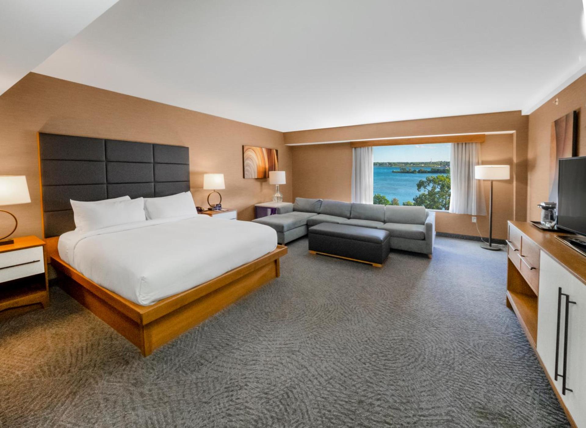 DoubleTree by Hilton Hotel Niagara Falls New York photo 63
