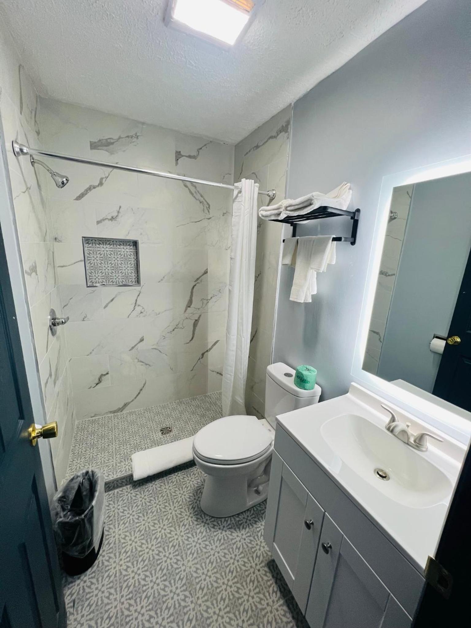 Hillsboro Inn & Suites photo 9