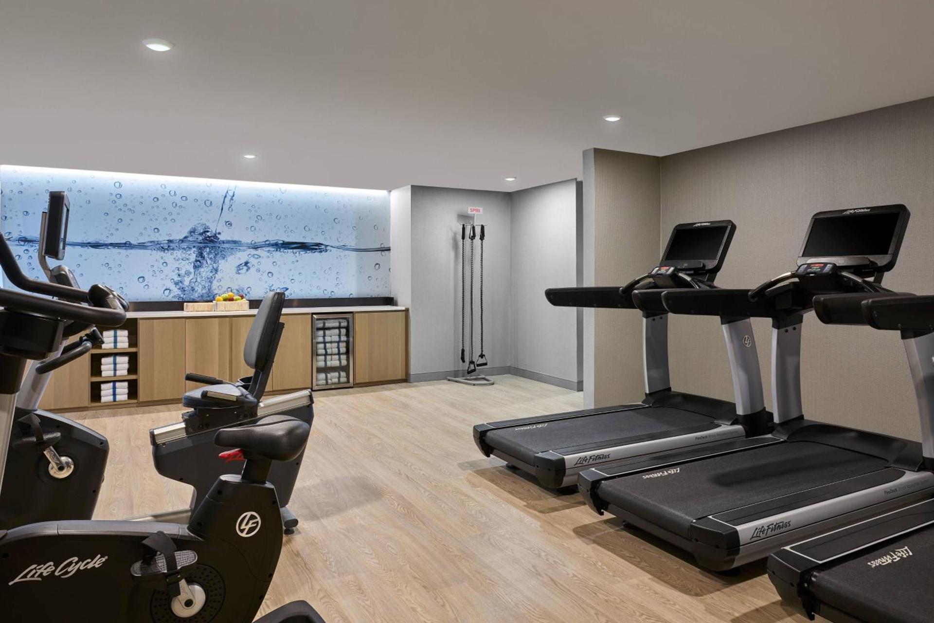 Delta Hotels by Marriott Muskegon Convention Center photo 35
