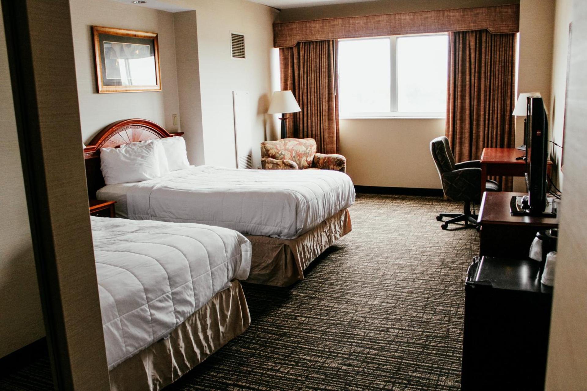 Hotel Topeka at City Center photo 3
