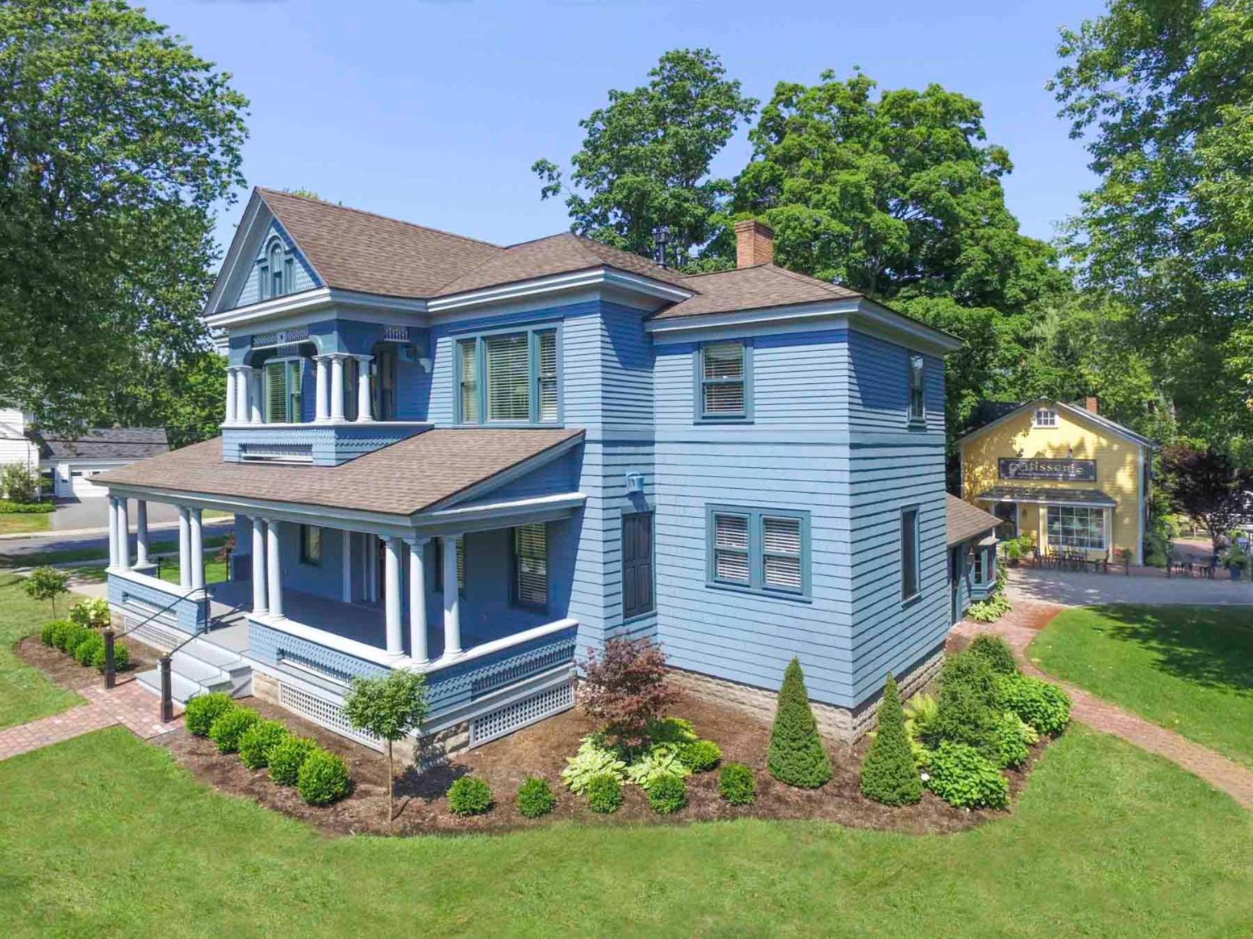 Hannum House photo 2
