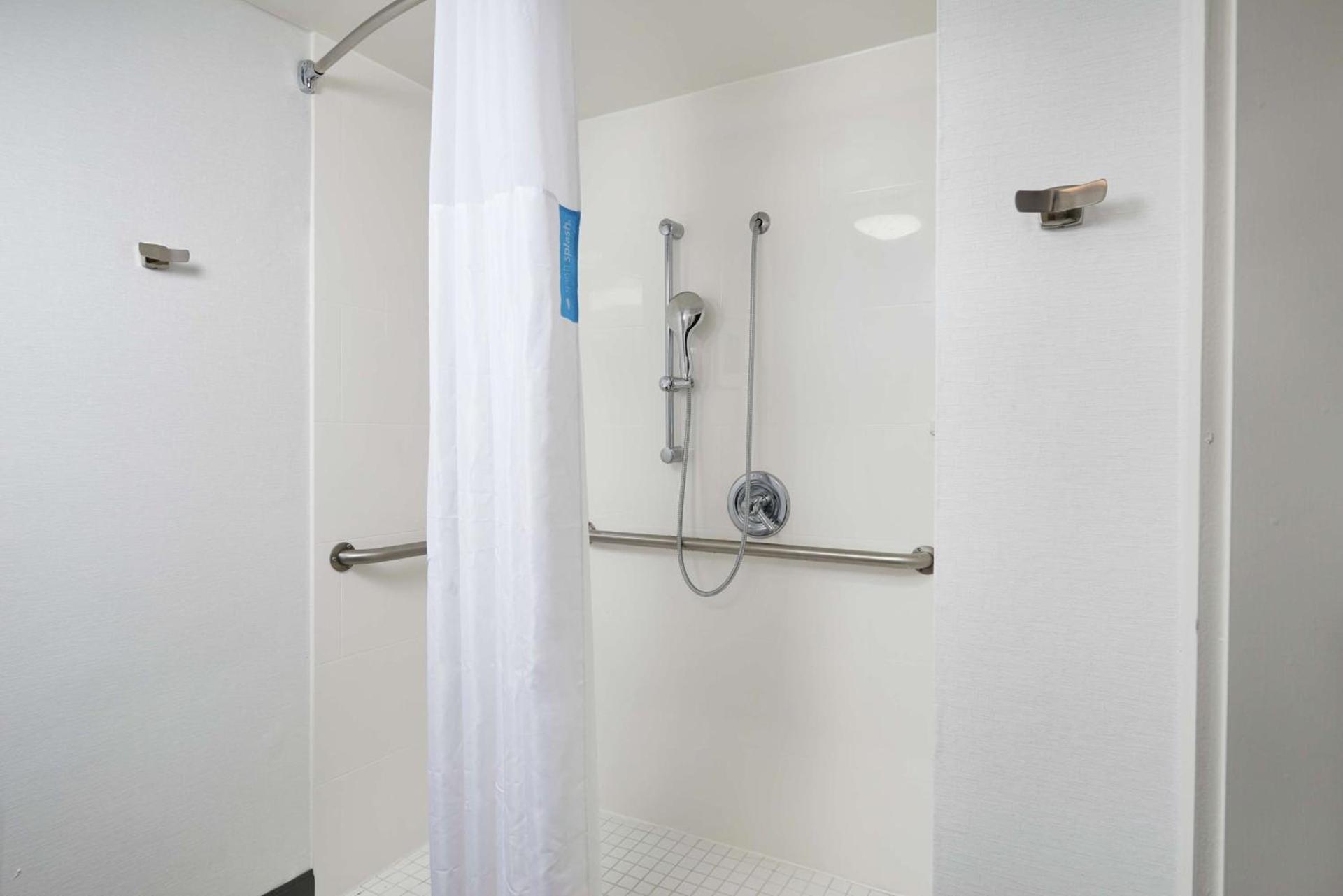 Hampton Inn Beaumont photo 21