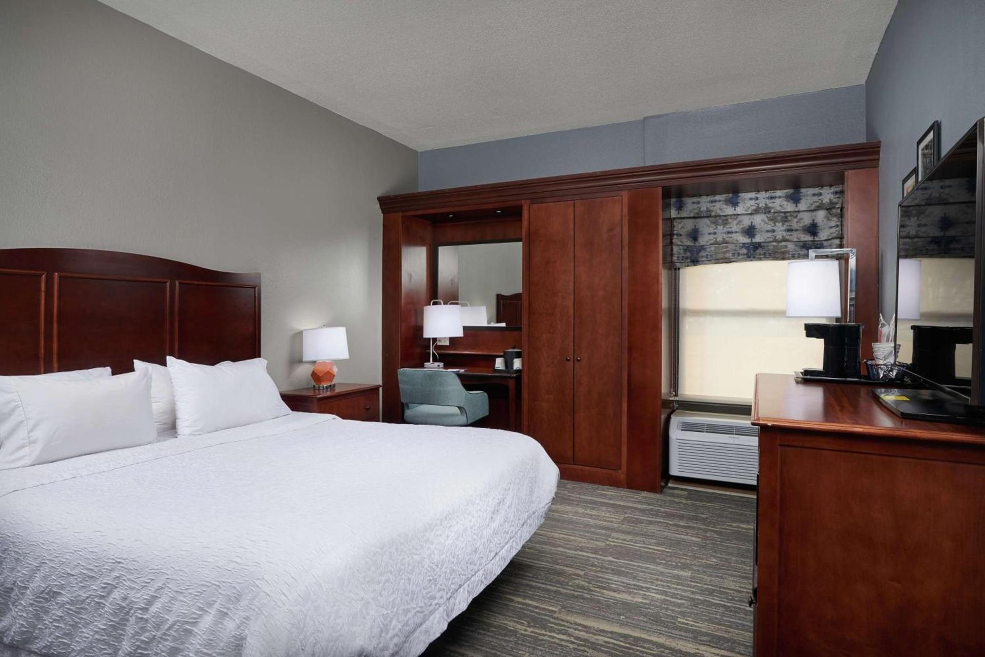 Hampton Inn Beaumont photo 22
