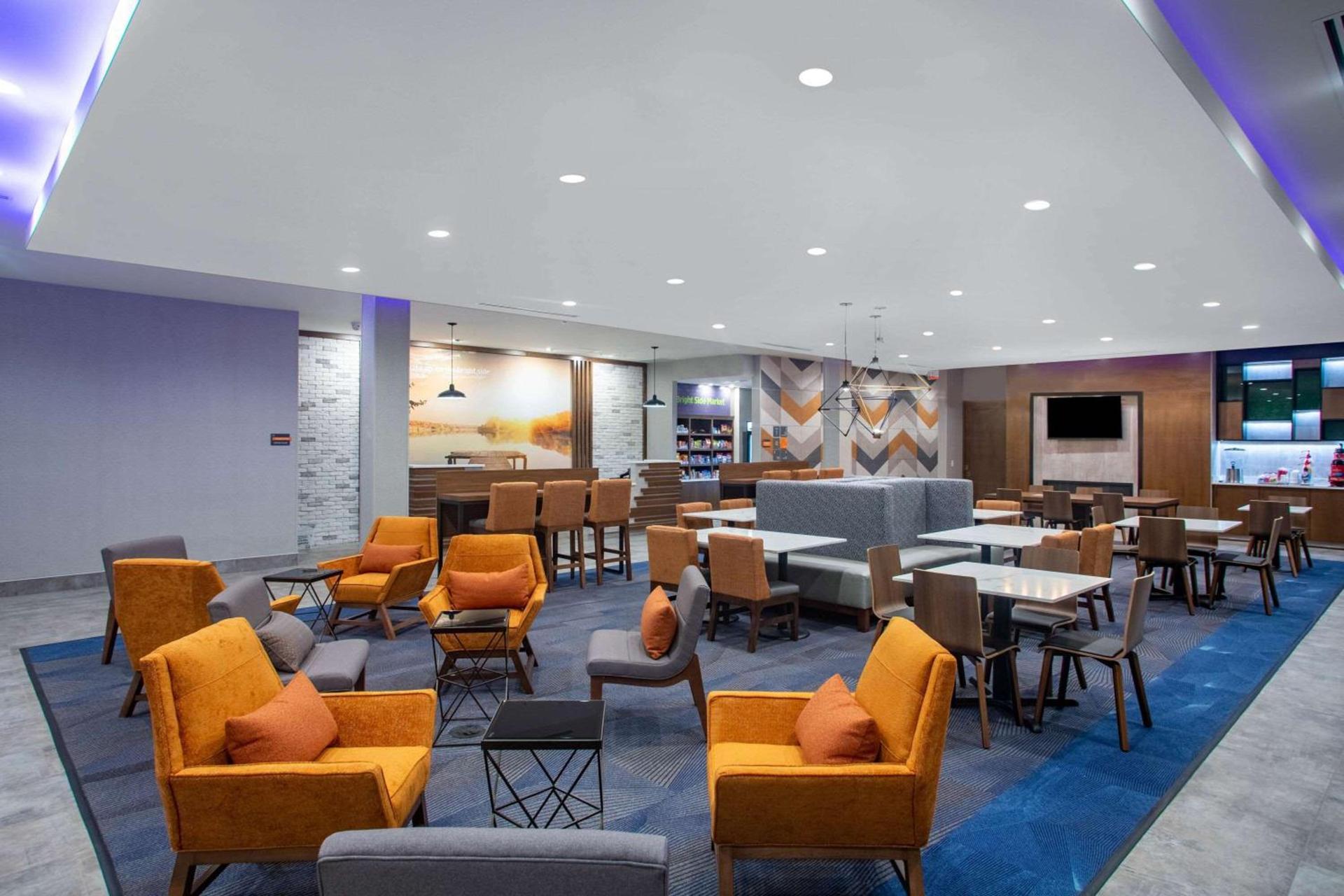 La Quinta Inn & Suites by Wyndham Oxford photo 5