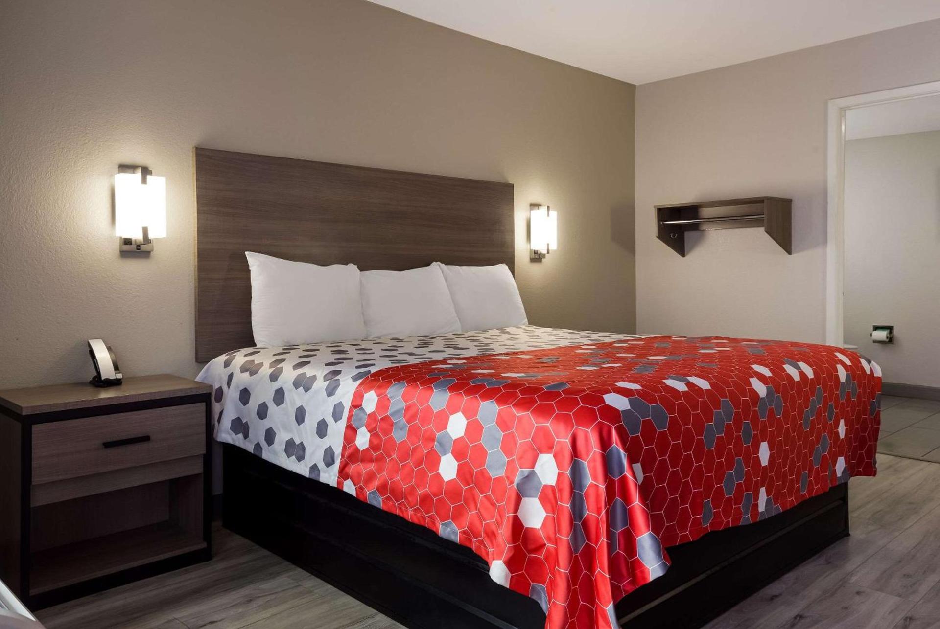 Econo Lodge photo 20