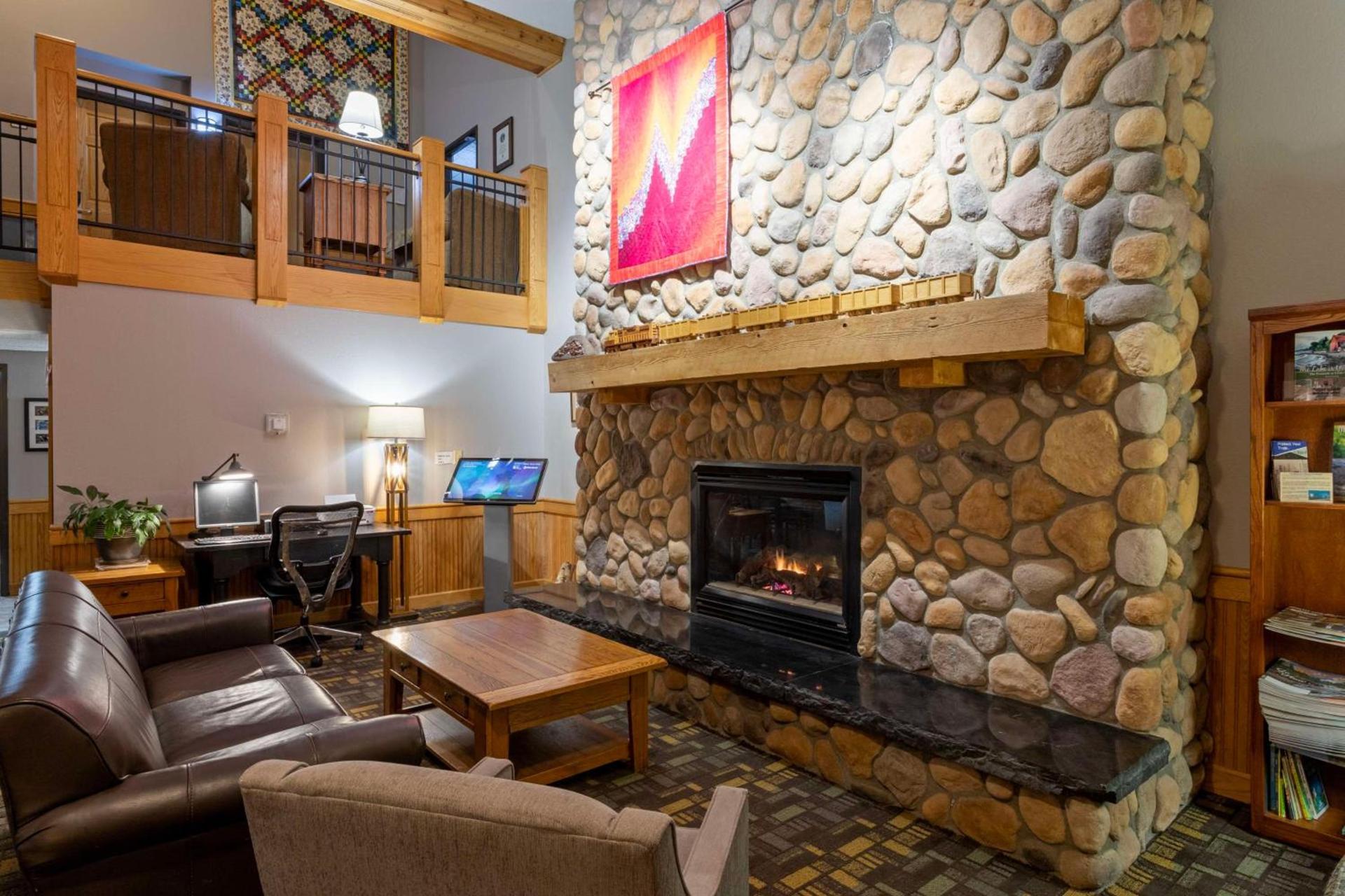 Black Beach Inn by GrandStay photo 3