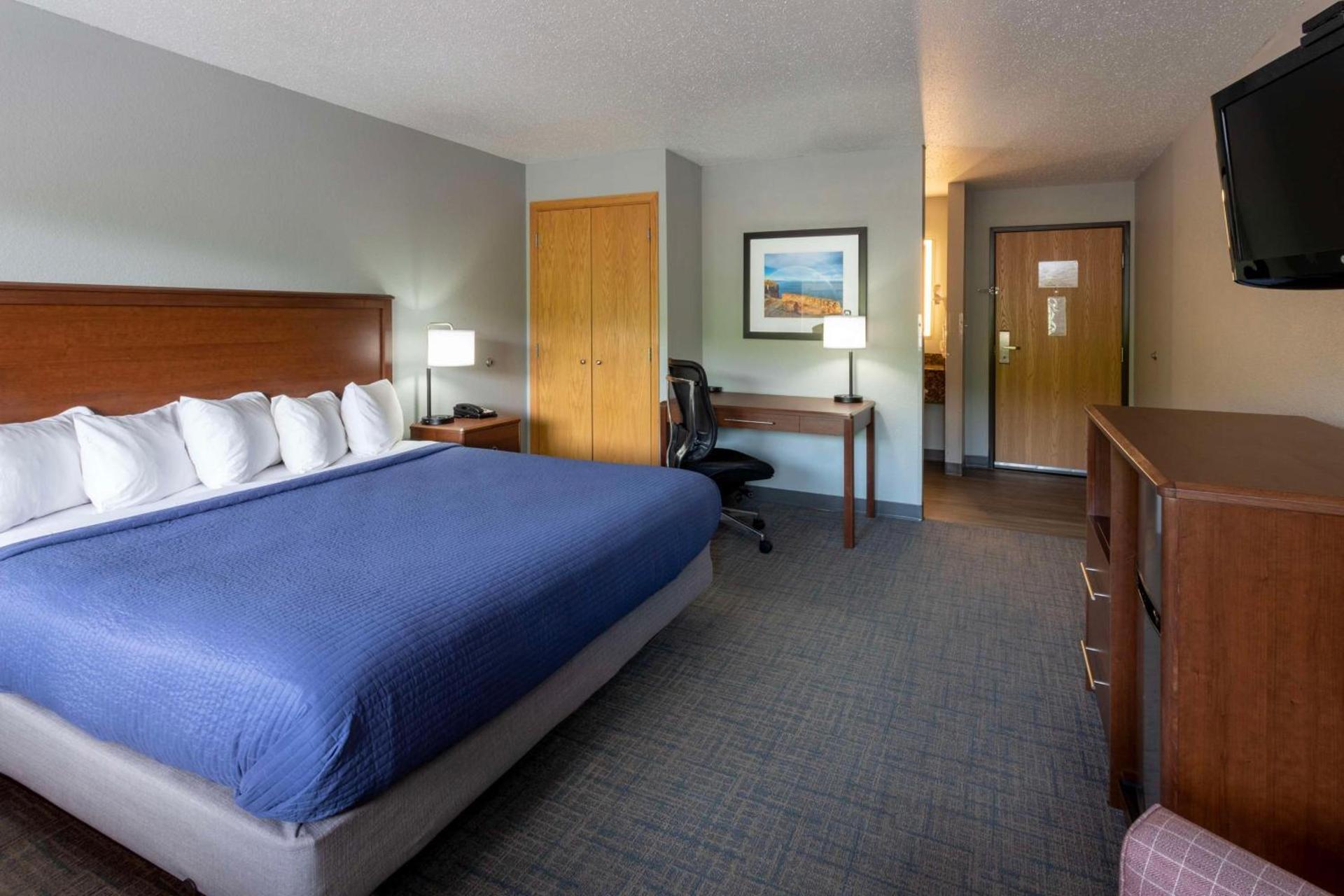 Black Beach Inn by GrandStay photo 5