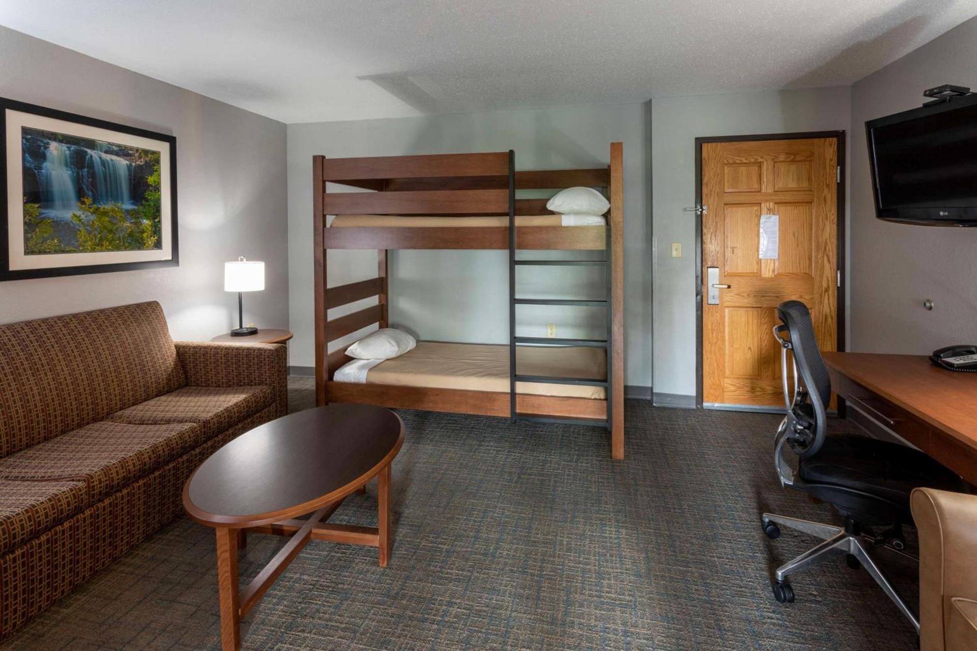 Black Beach Inn by GrandStay photo 9