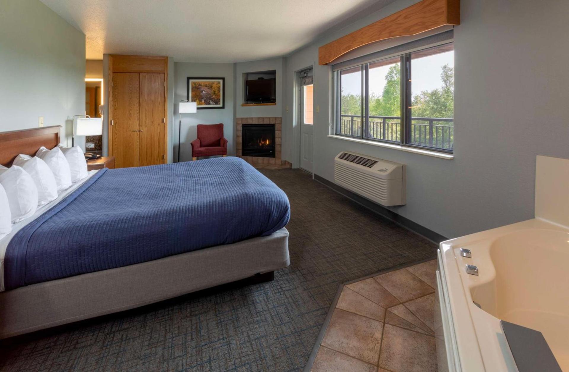 Black Beach Inn by GrandStay photo 8